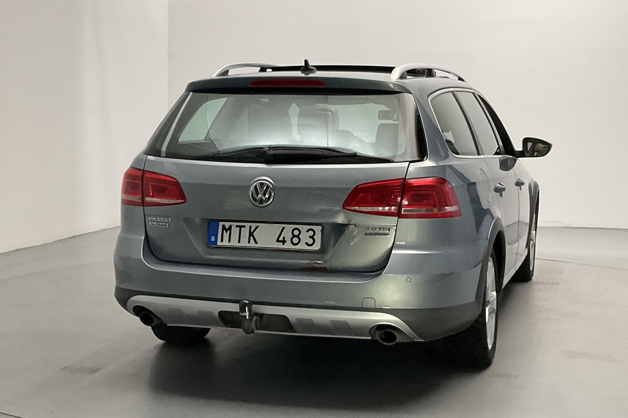 VW Passat Alltrack 2.0 TDI BlueMotion Technology 4Motion (170hk) - 140 980 km - Automatic - Light Grey - 2012