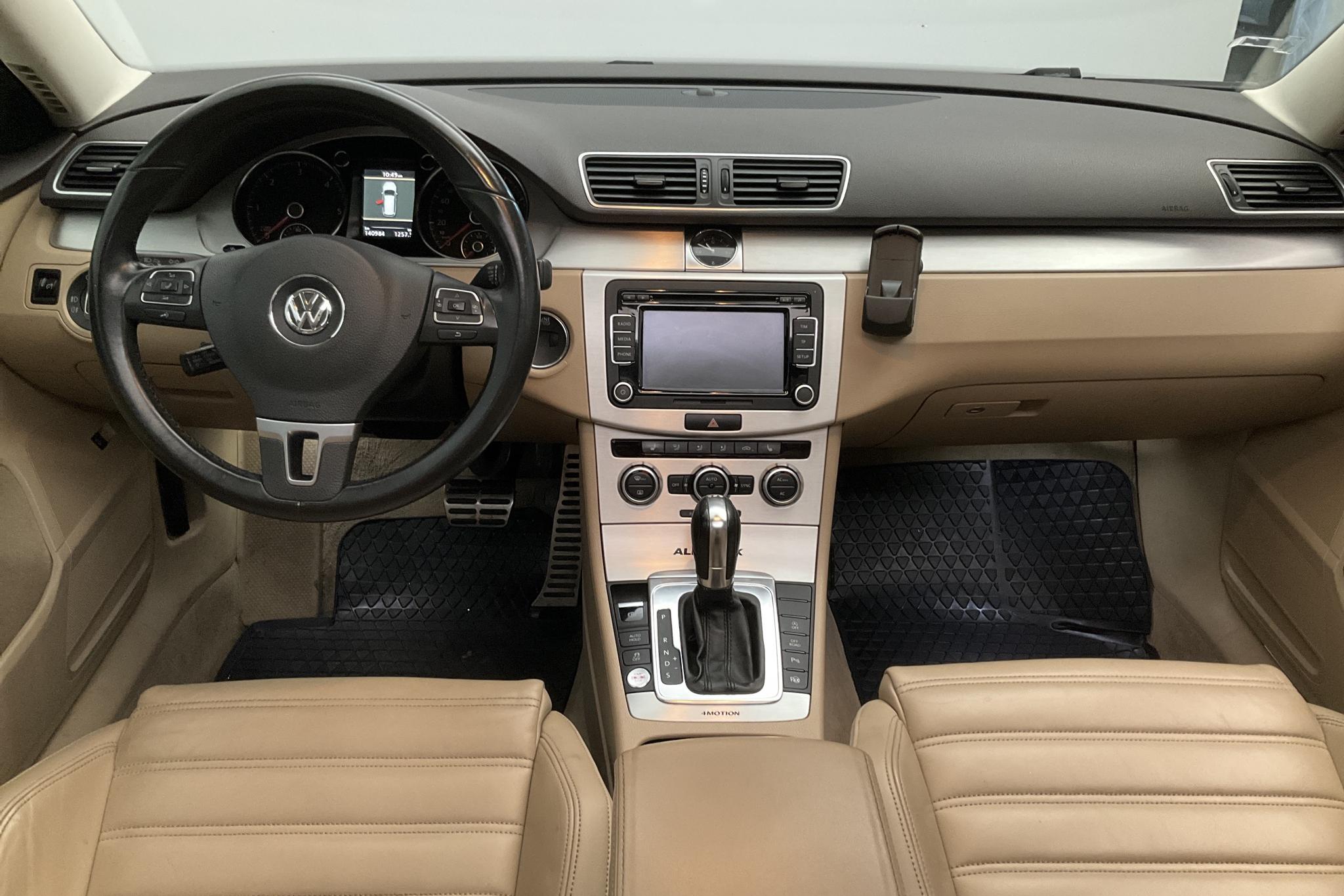 VW Passat Alltrack 2.0 TDI BlueMotion Technology 4Motion (170hk) - 140 980 km - Automatic - Light Grey - 2012