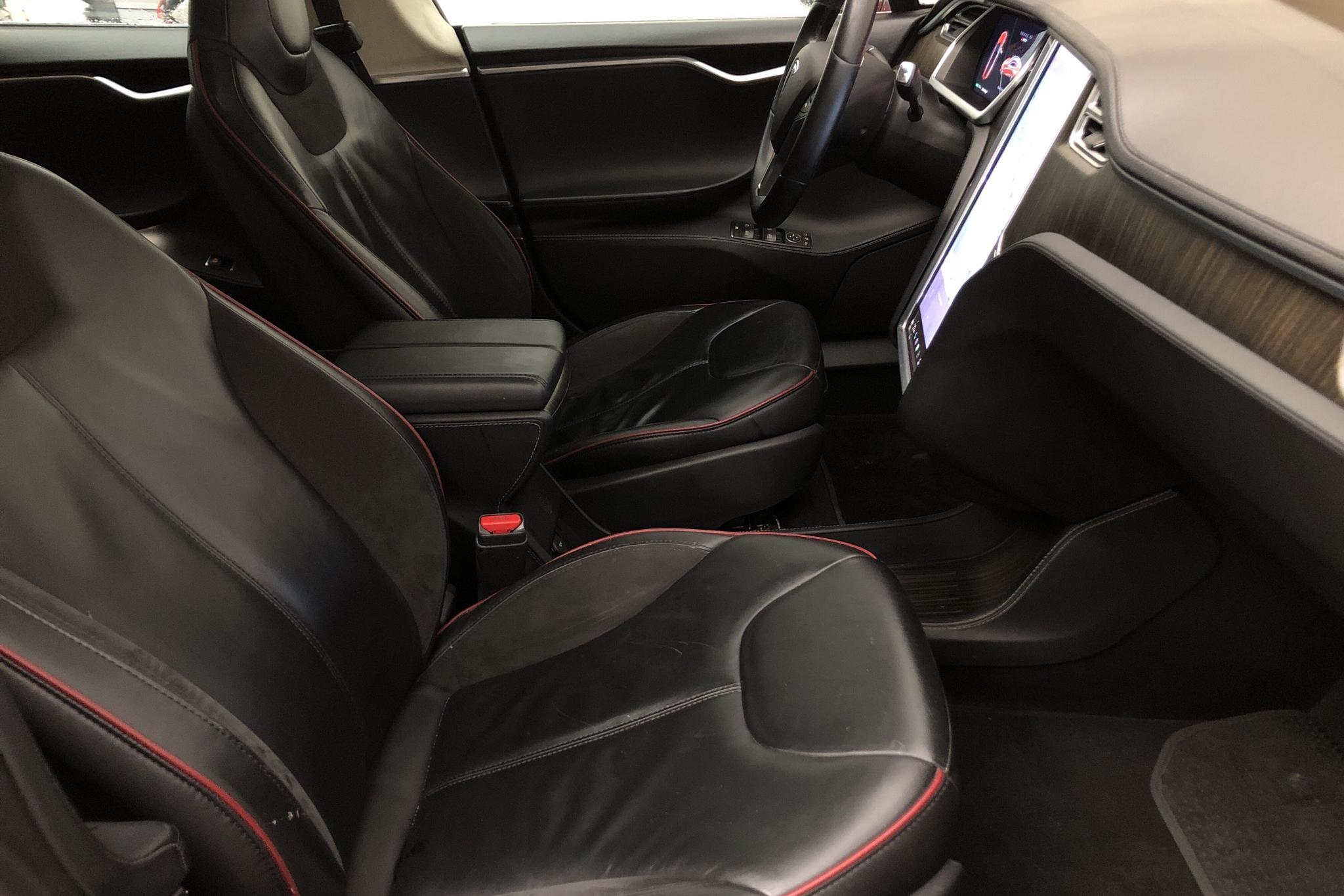 Tesla Model S P85 - 26 345 mil - Automat - röd - 2014