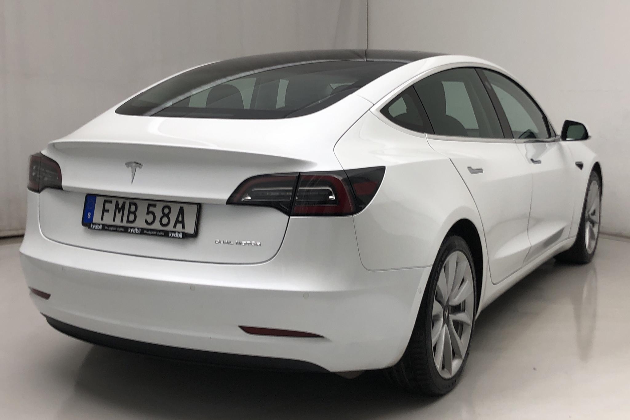 Tesla Model 3 Long Range Dual Motor AWD - 104 740 km - Automatic - white - 2019