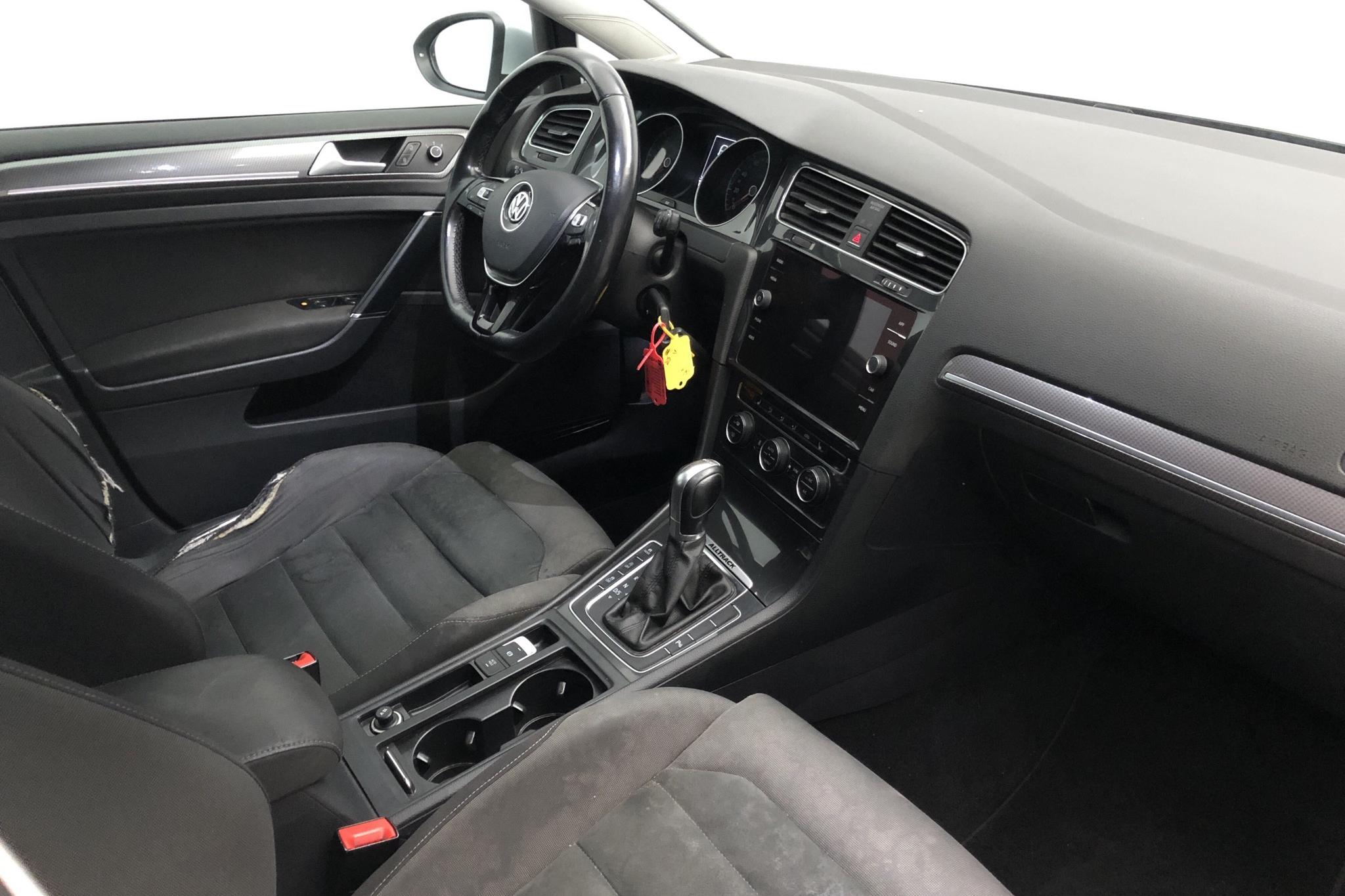 VW Golf Alltrack 2.0 TDI Sportscombi 4Motion (184hk) - 192 220 km - Automatic - white - 2017