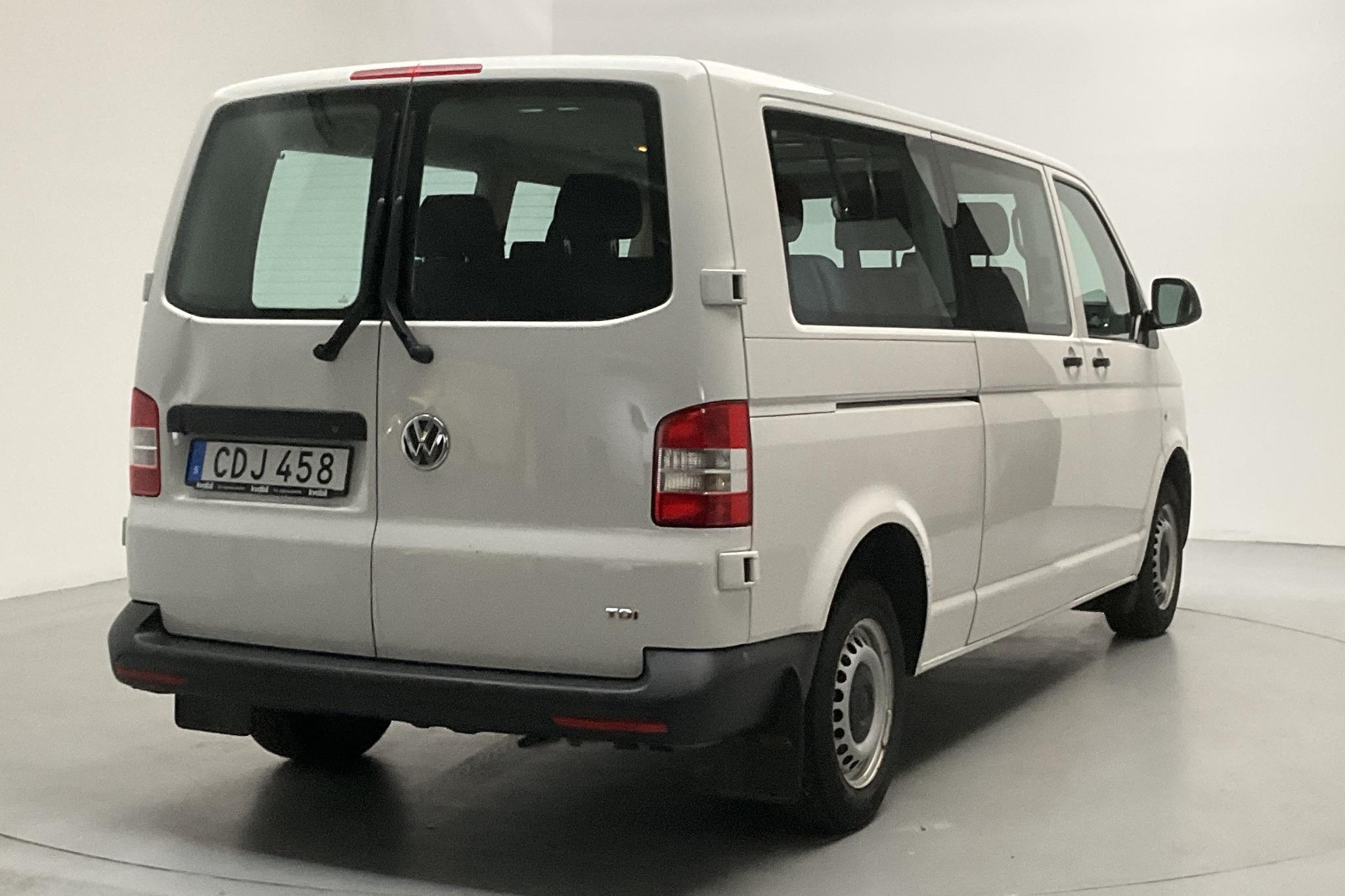 VW Caravelle T5 2.0 TDI (140hk) - 171 920 km - Manual - white - 2014