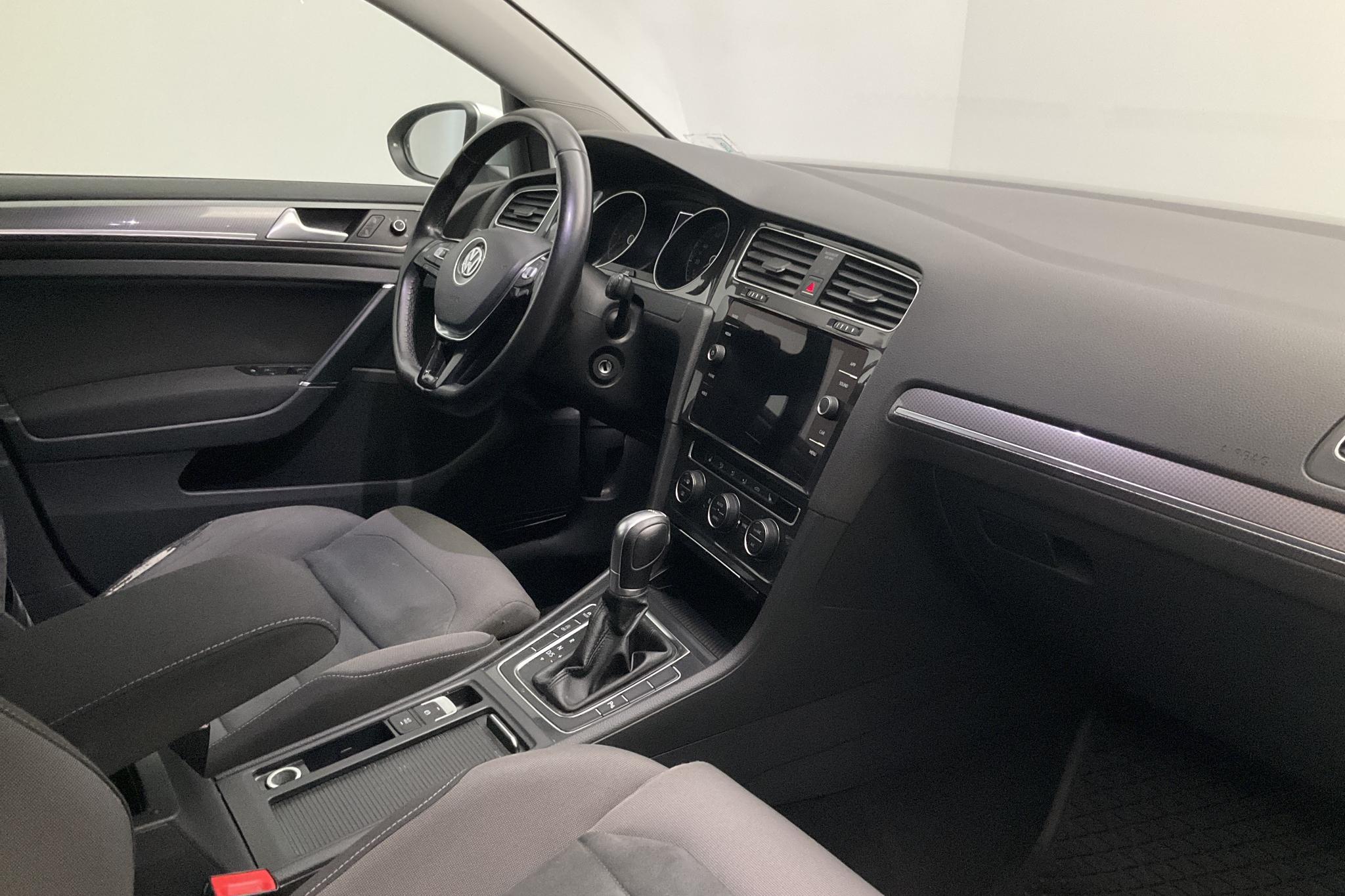VW Golf Alltrack 2.0 TDI Sportscombi 4Motion (184hk) - 225 510 km - Automatic - white - 2018