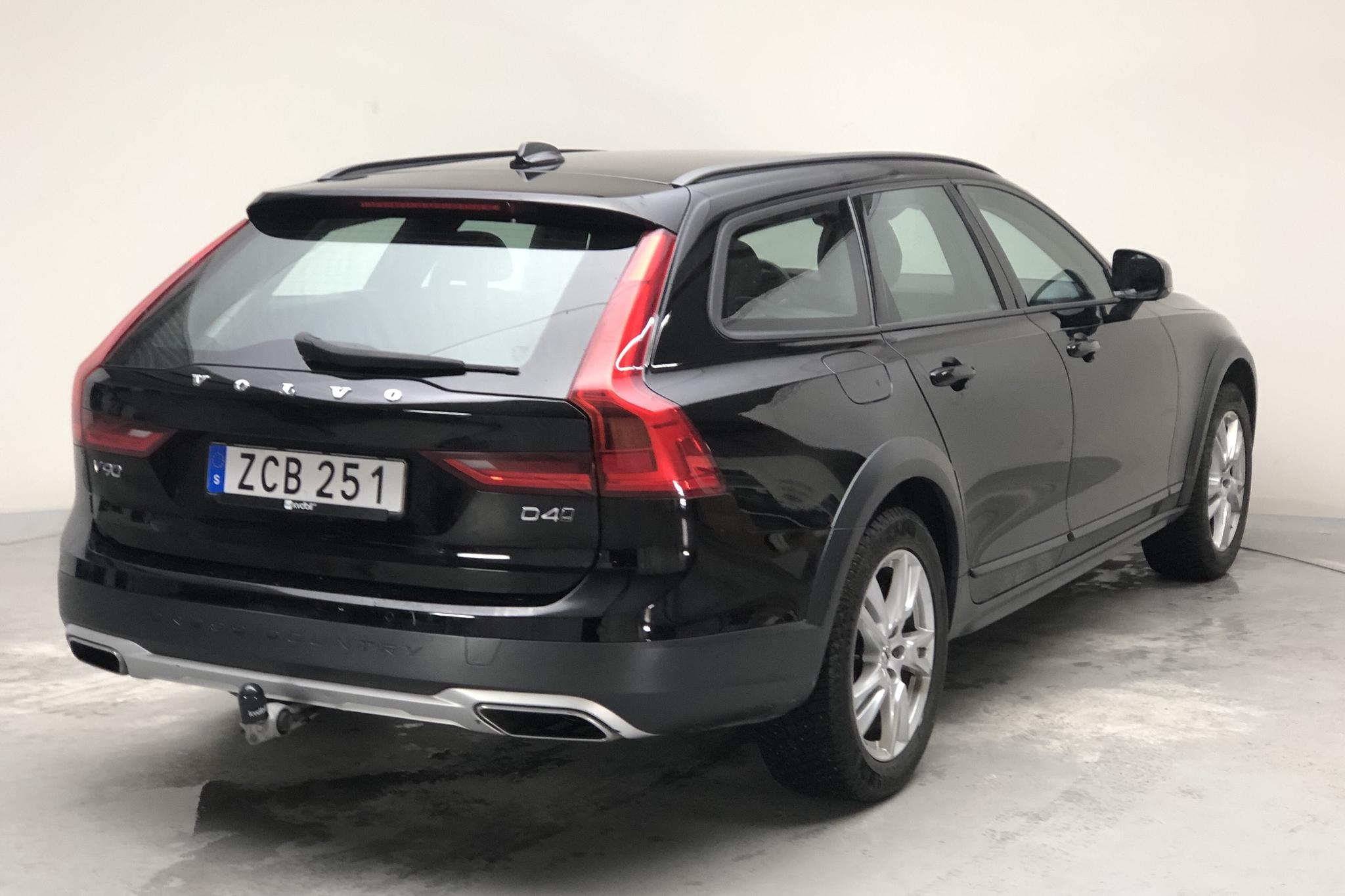 Volvo V90 D4 Cross Country AWD (190hk) - 112 930 km - Automatic - black - 2018