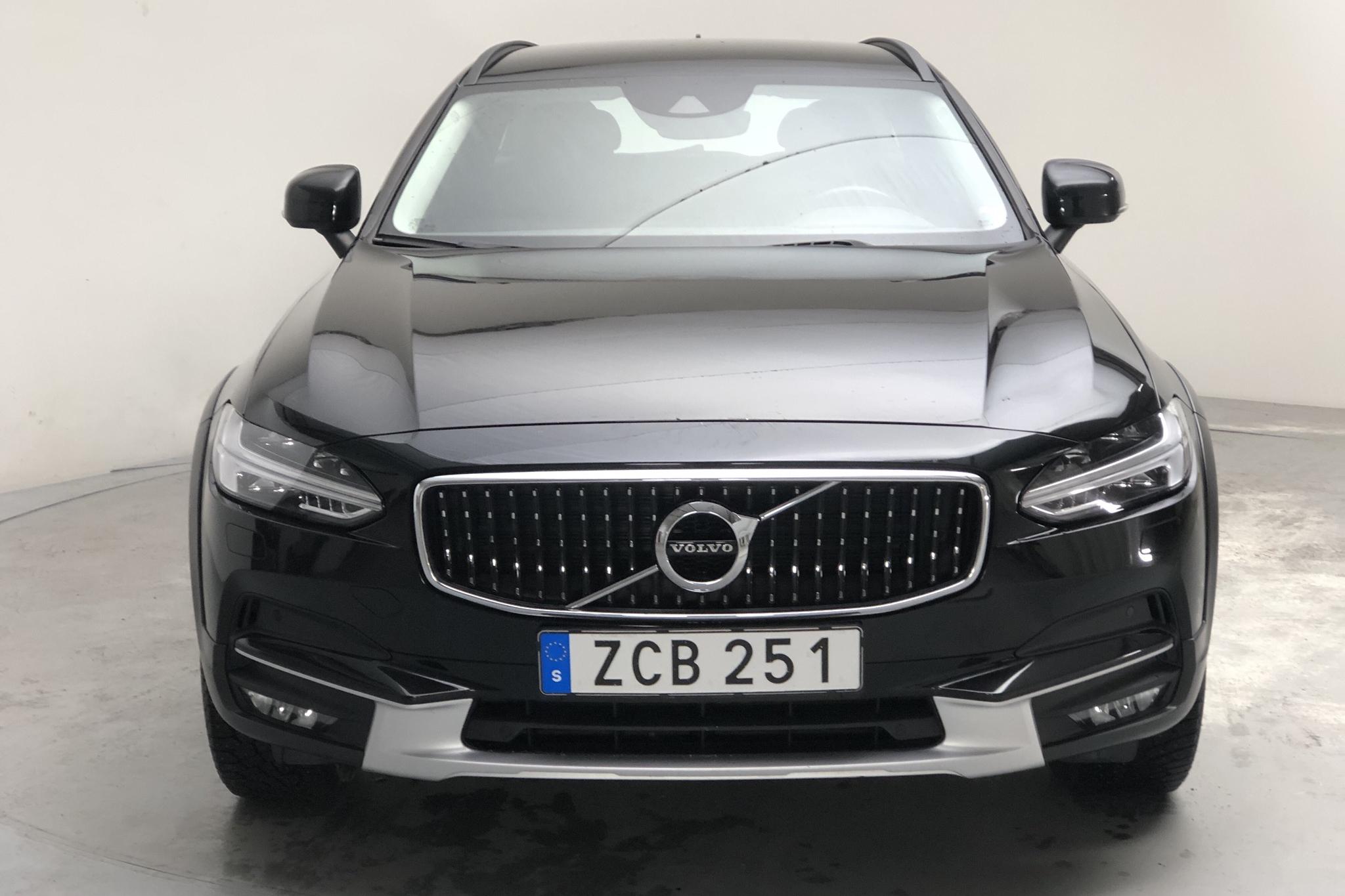Volvo V90 D4 Cross Country AWD (190hk) - 112 930 km - Automatic - black - 2018