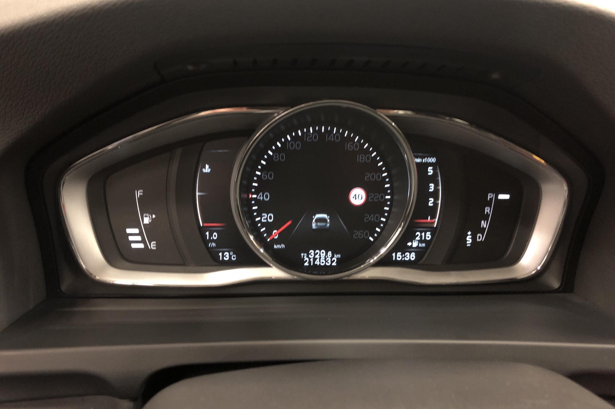 Volvo V60 D4 Cross Country AWD (190hk) - 214 550 km - Automatic - white - 2018