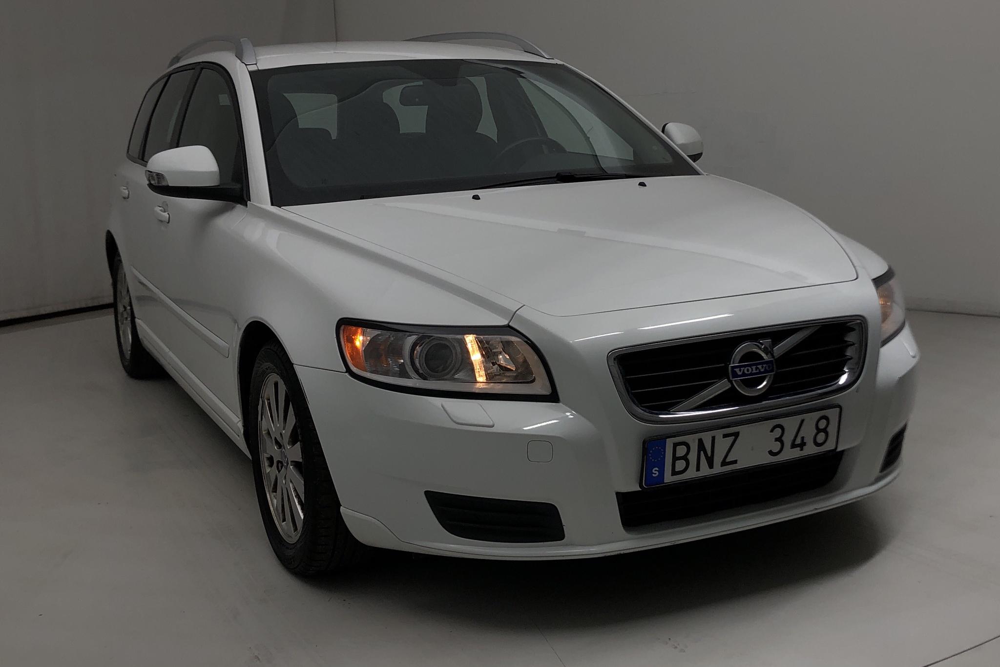 Volvo V50 D2 (115hk) - 150 600 km - Manual - white - 2012
