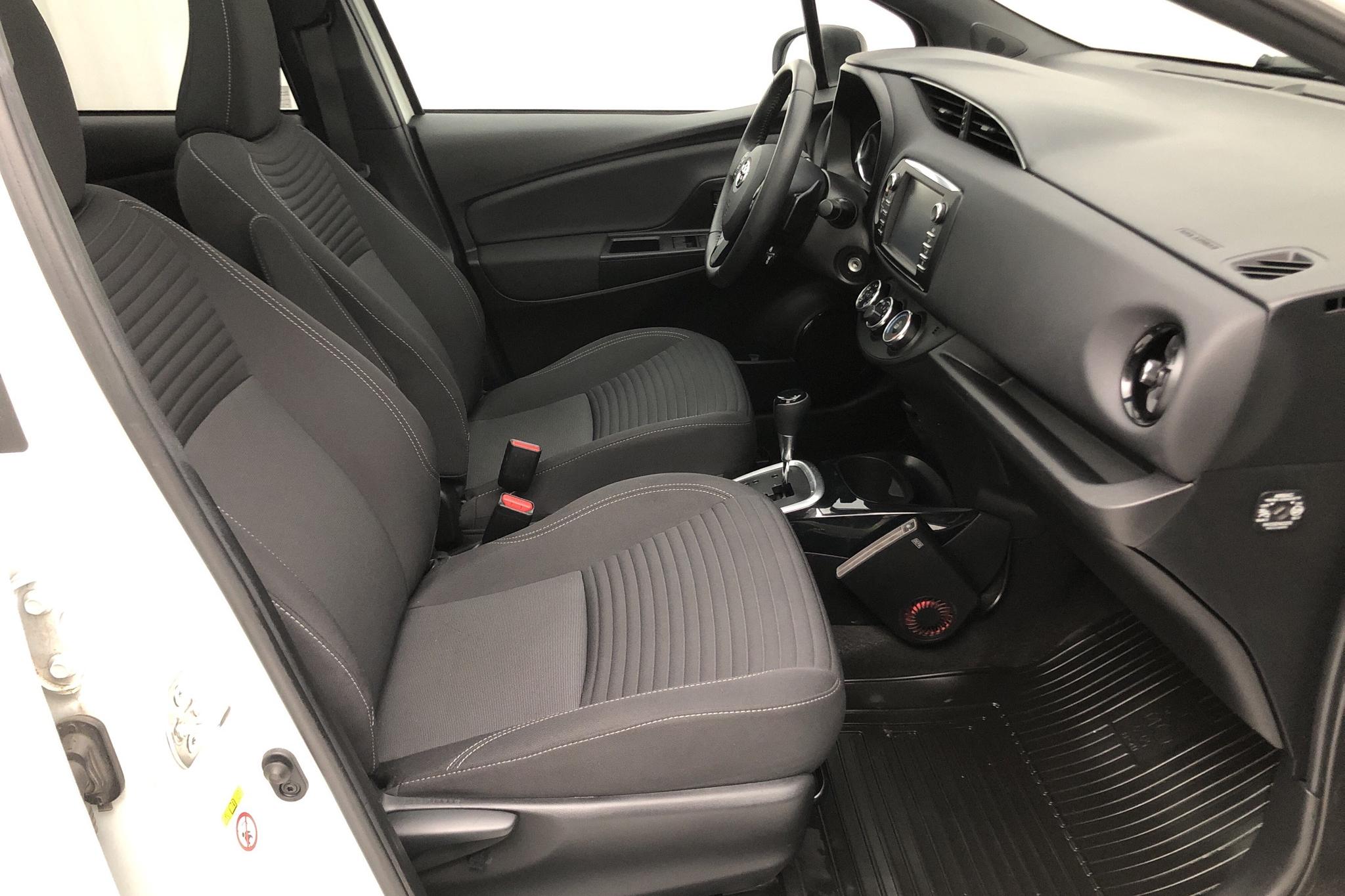 Toyota Yaris 1.5 5dr (111hk) - 8 000 km - Automatic - white - 2018