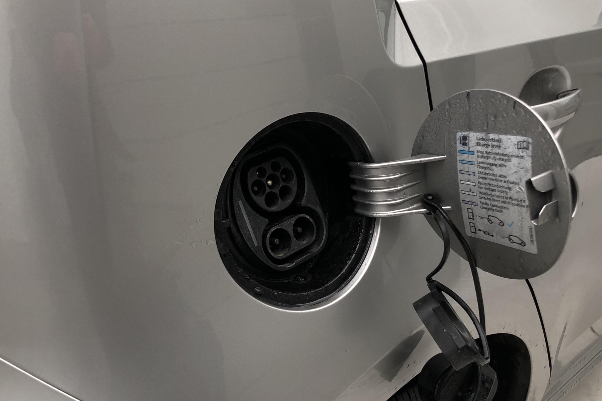 VW e-up! (82hk) - 95 340 km - Automatic - silver - 2015