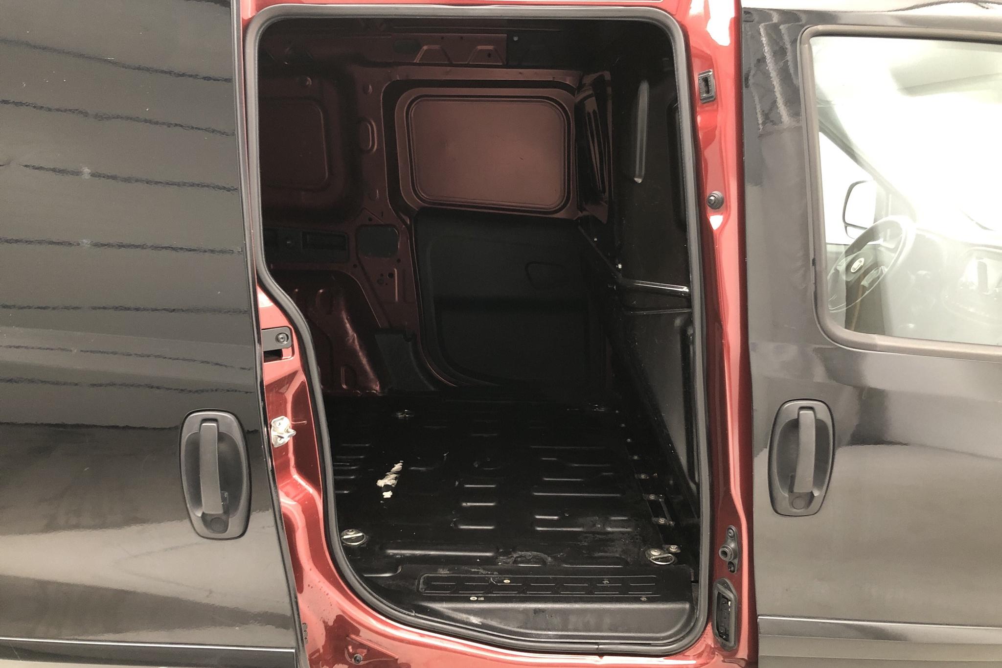 Fiat Doblo Cargo 1.3 MJT (75hk) - 71 640 km - Manual - black - 2015