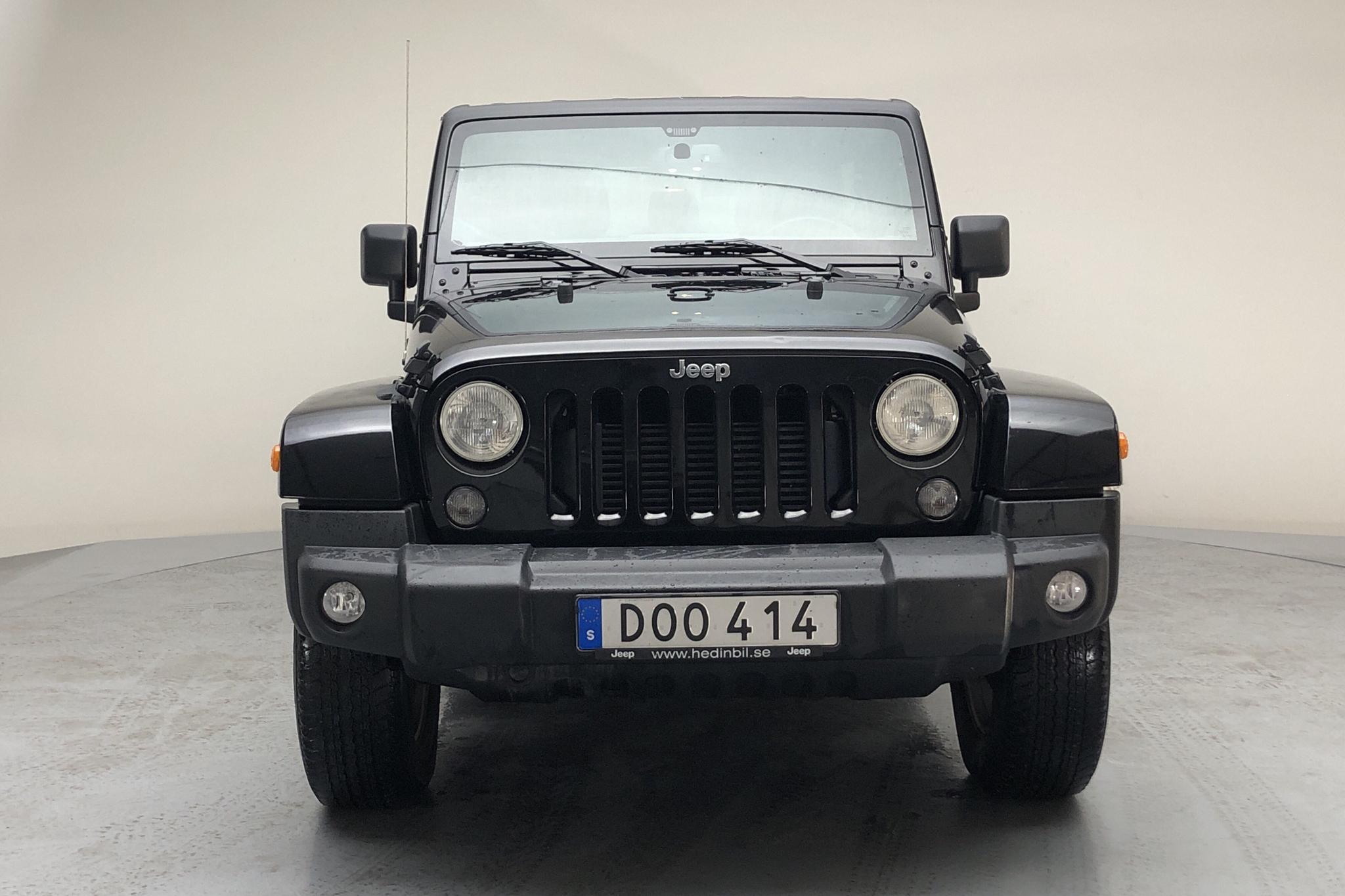 Jeep Wrangler Unlimited 2.8 CRD 4dr (200hk) - 5 883 mil - Automat - svart - 2015