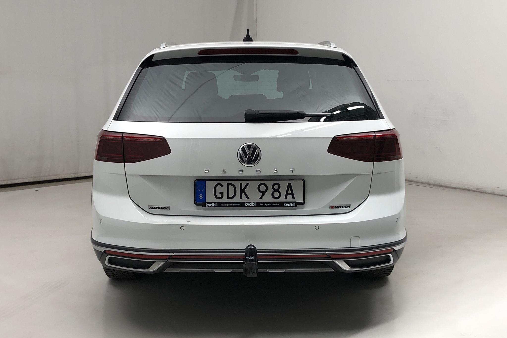 VW Passat 2.0 TDI Sportscombi 4MOTION (190hk) - 104 560 km - Automatic - white - 2020