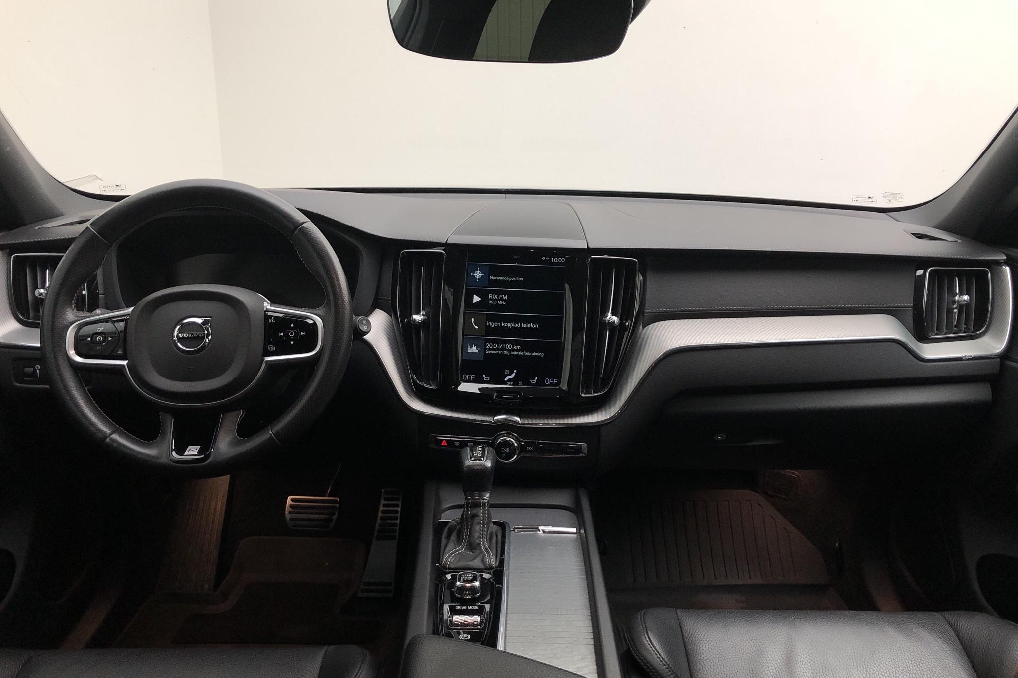 Volvo XC60 T5 AWD (250hk) - 8 849 mil - Automat - svart - 2019