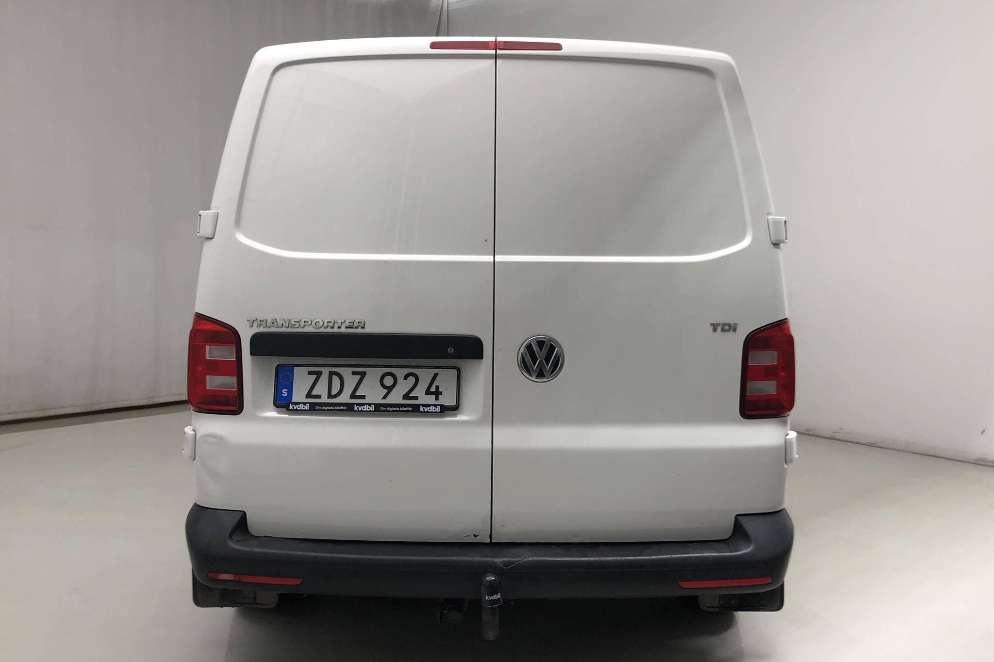 VW Transporter T6 2.0 TDI BMT Skåp (102hk) - 249 740 km - Manual - white - 2018