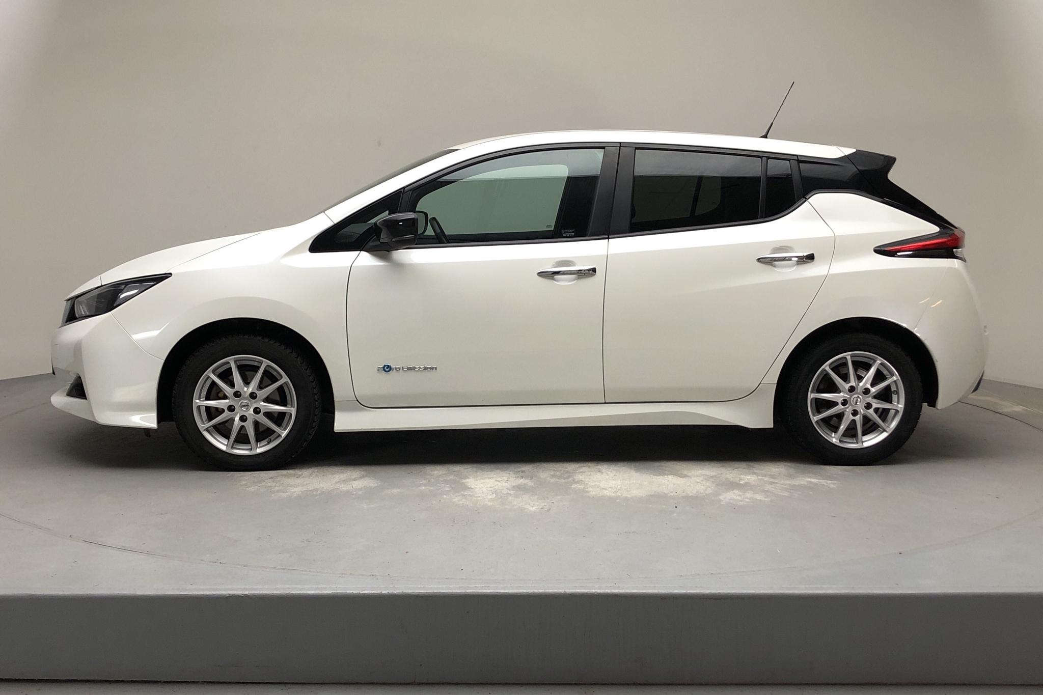 Nissan LEAF 5dr 39 kWh (150hk) - 65 360 km - Automatic - white - 2018