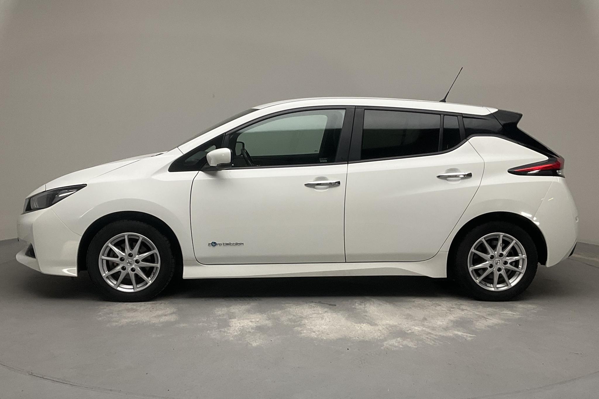 Nissan LEAF 5dr 39 kWh (150hk) - 71 960 km - Automatic - white - 2019