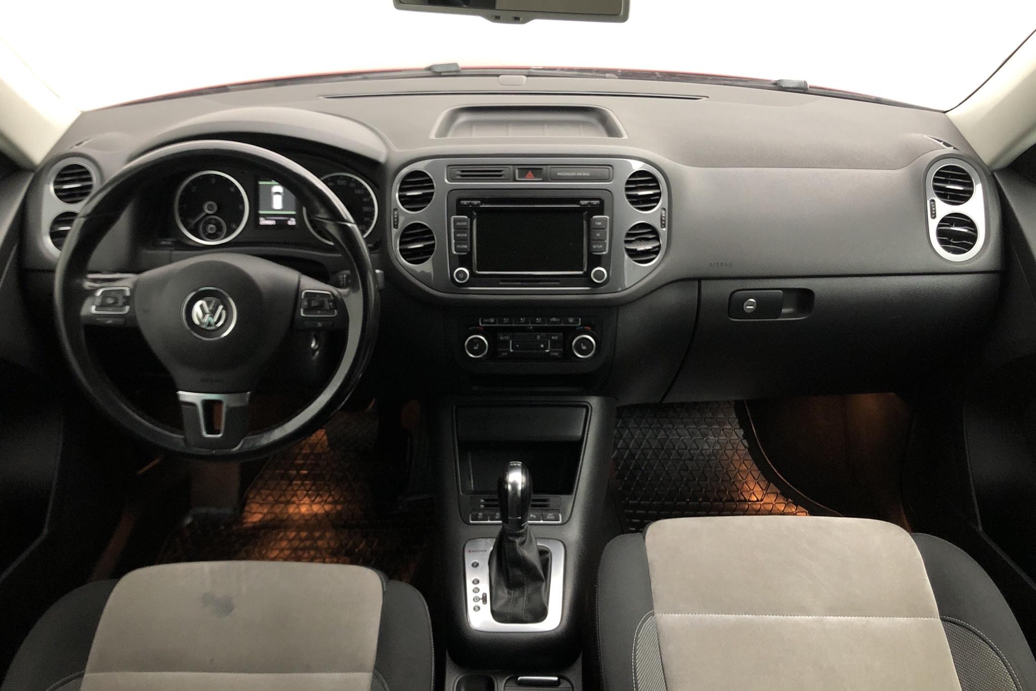 VW Tiguan 2.0 TDI 4MOTION BlueMotion Technology (177hk) - 299 000 km - Automatic - red - 2014