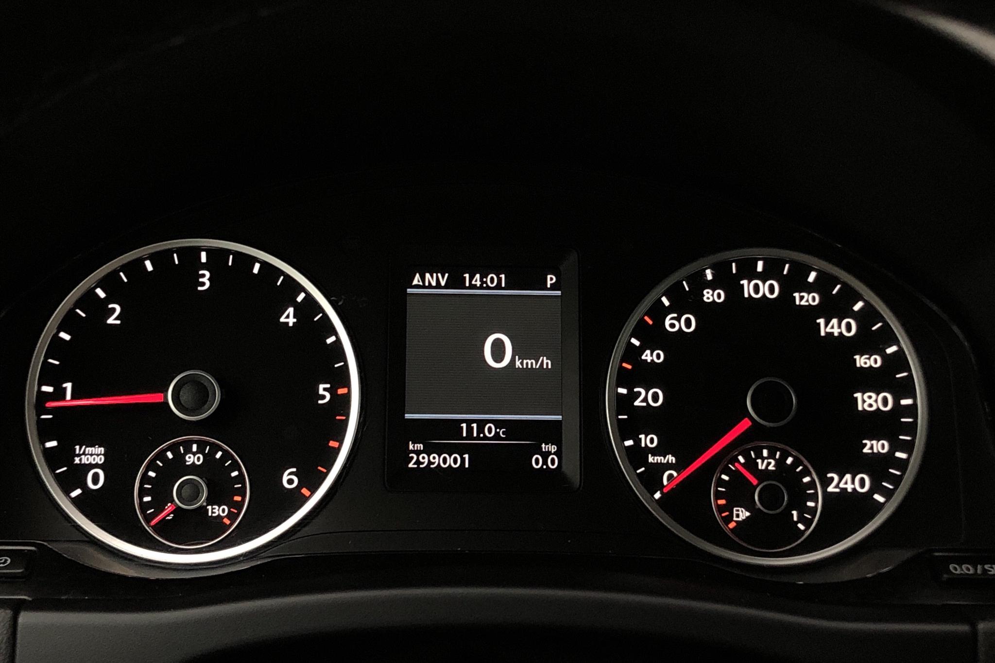 VW Tiguan 2.0 TDI 4MOTION BlueMotion Technology (177hk) - 299 000 km - Automatic - red - 2014