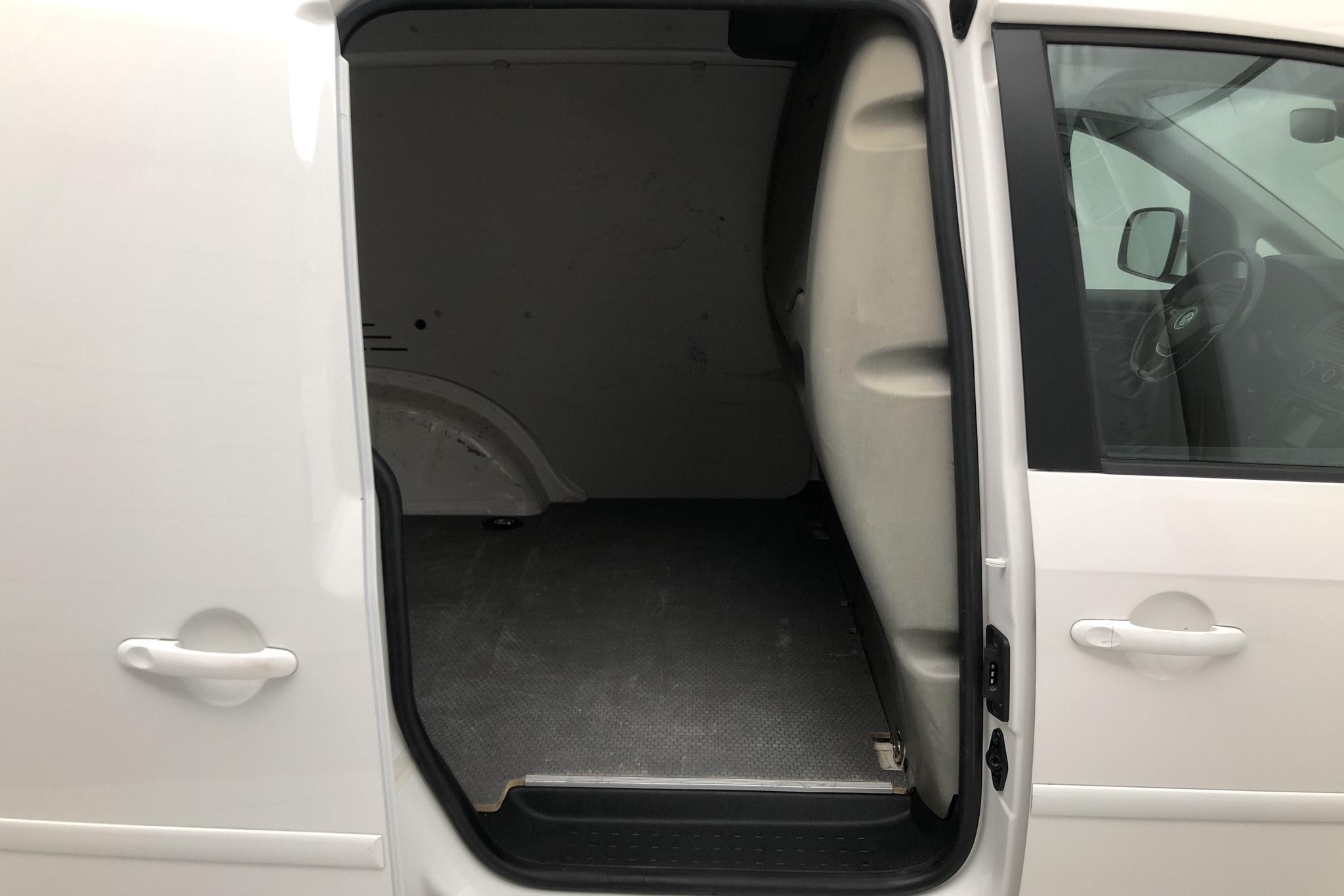 VW Caddy 2.0 TDI Skåp (102hk) - 66 370 km - Automatic - white - 2017