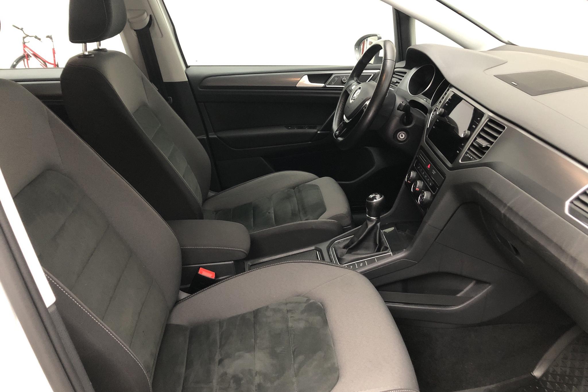VW Golf VII 1.2 TSI Sportsvan (110hk) - 15 188 mil - Manuell - vit - 2018