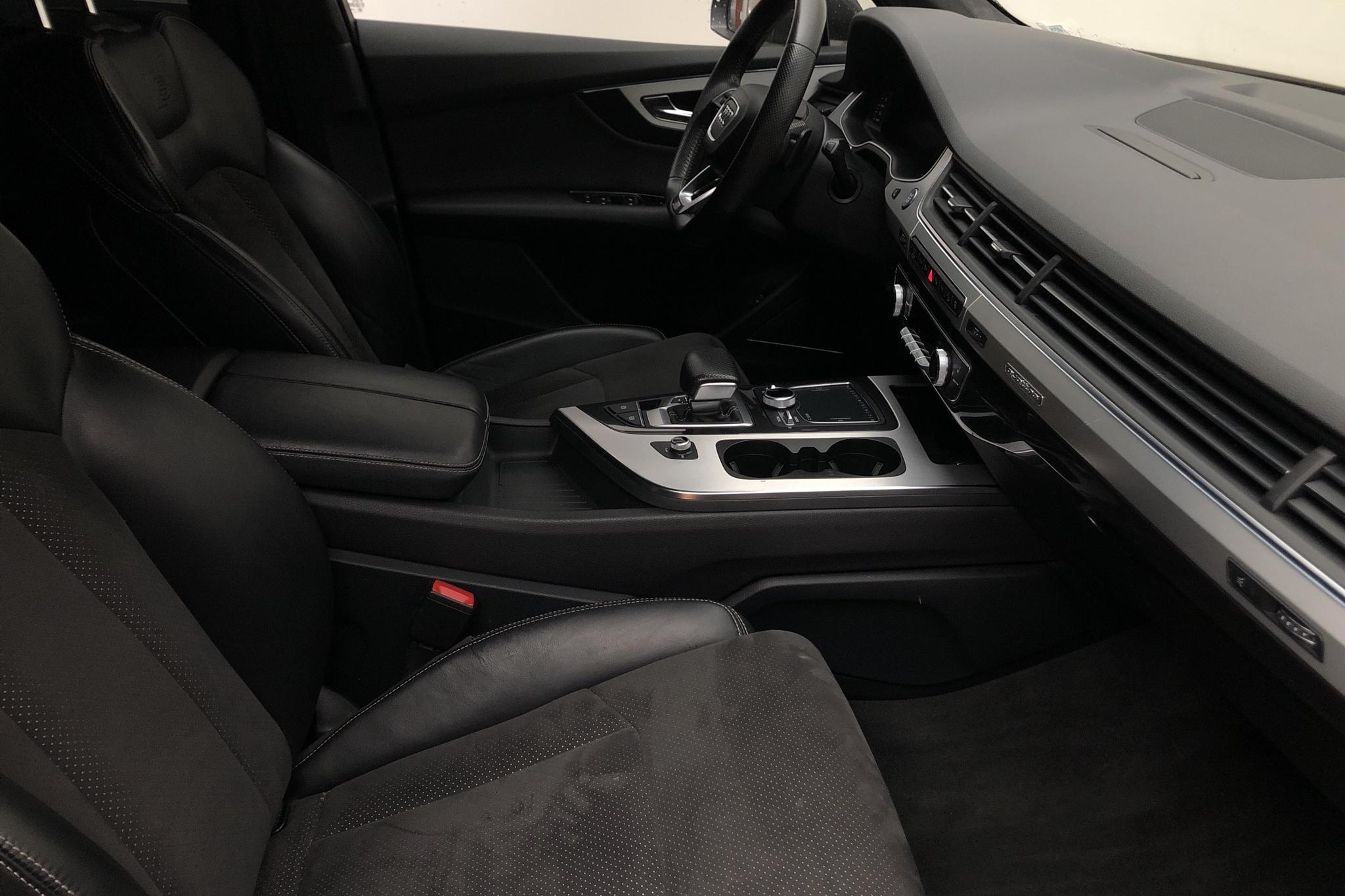 Audi Q7 3.0 TDI quattro (272hk) - 157 280 km - Automatic - gray - 2016