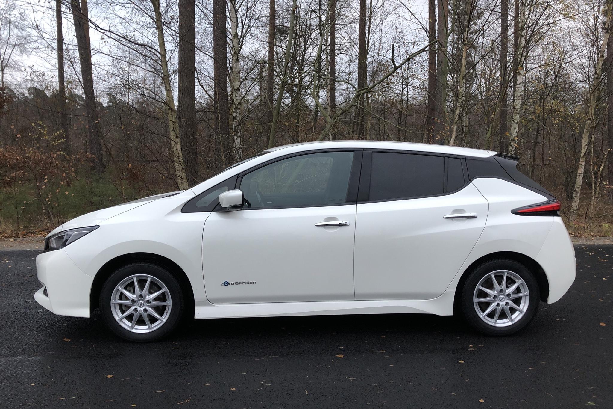 Nissan LEAF 5dr 39 kWh (150hk) - 58 550 km - Automatic - white - 2018