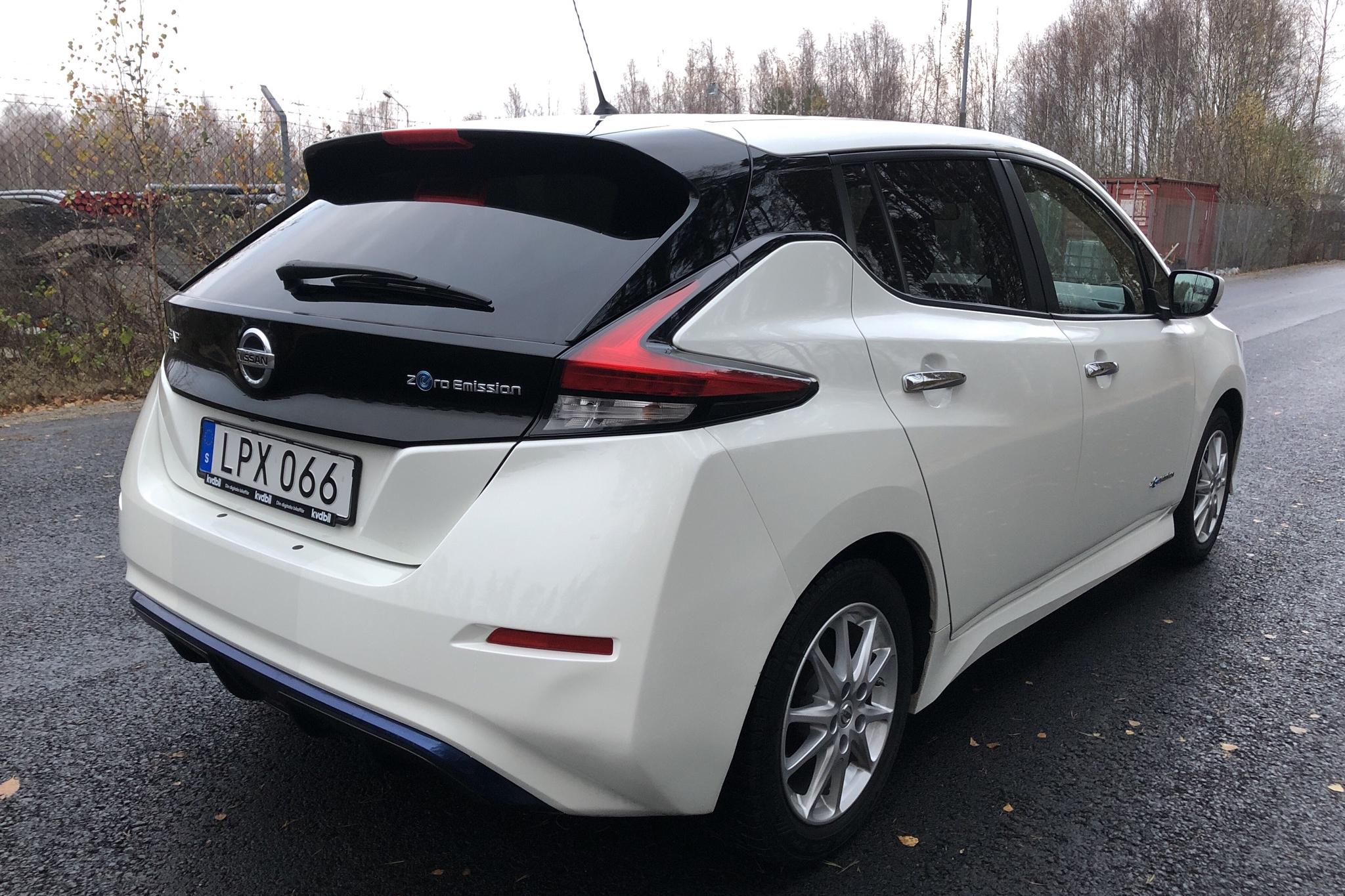 Nissan LEAF 5dr 39 kWh (150hk) - 58 550 km - Automatic - white - 2018