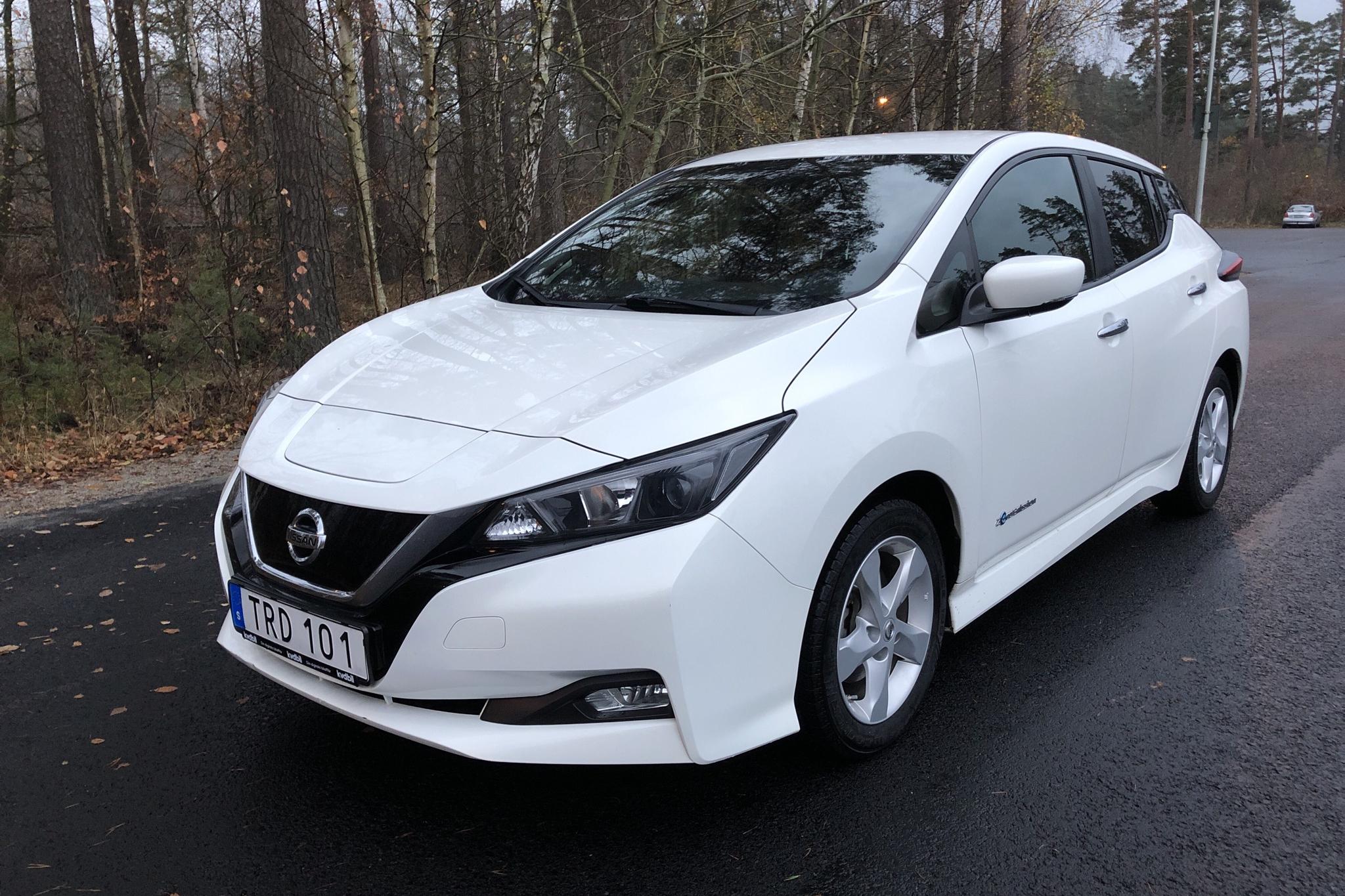 Nissan LEAF 5dr 39 kWh (150hk) - 49 720 km - Automatic - white - 2019
