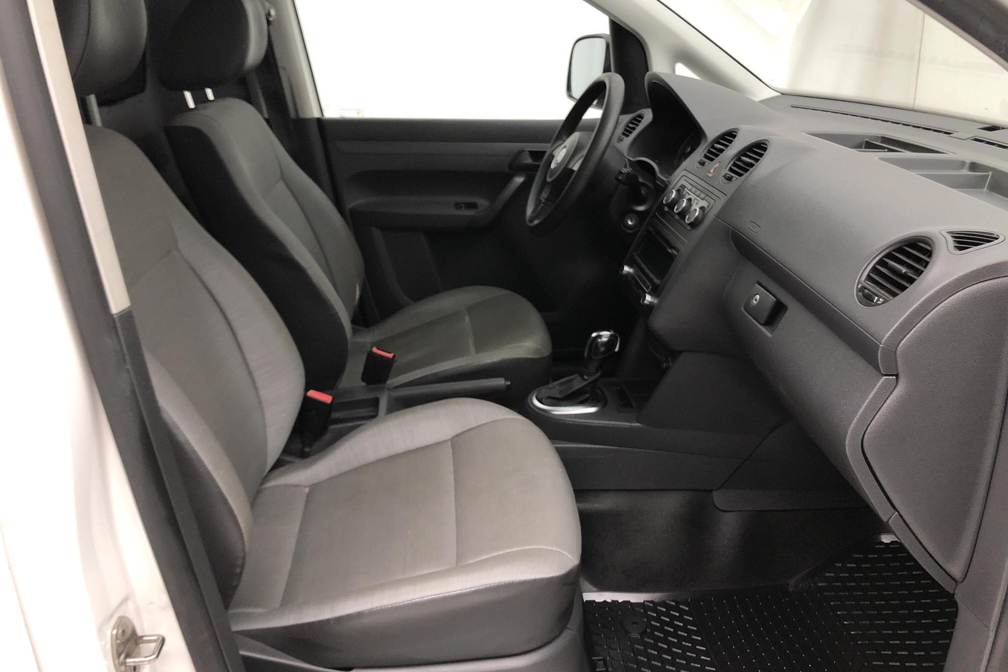 VW Caddy 2.0 TDI Skåp 4-motion (140hk) - 101 640 km - Automatic - white - 2013
