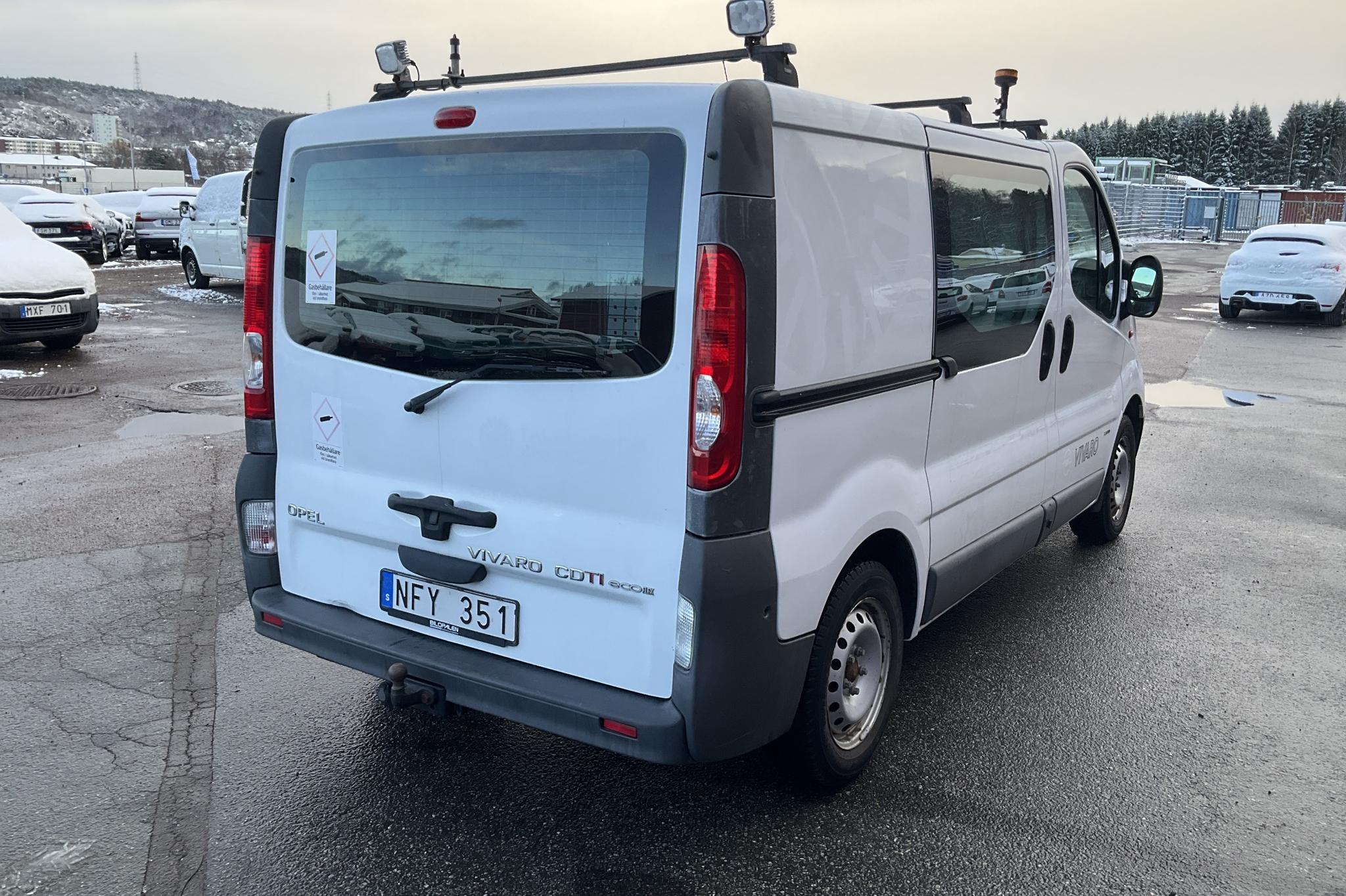Opel Vivaro 2.0 CDTI (114hk) - 45 530 km - Automatic - white - 2013