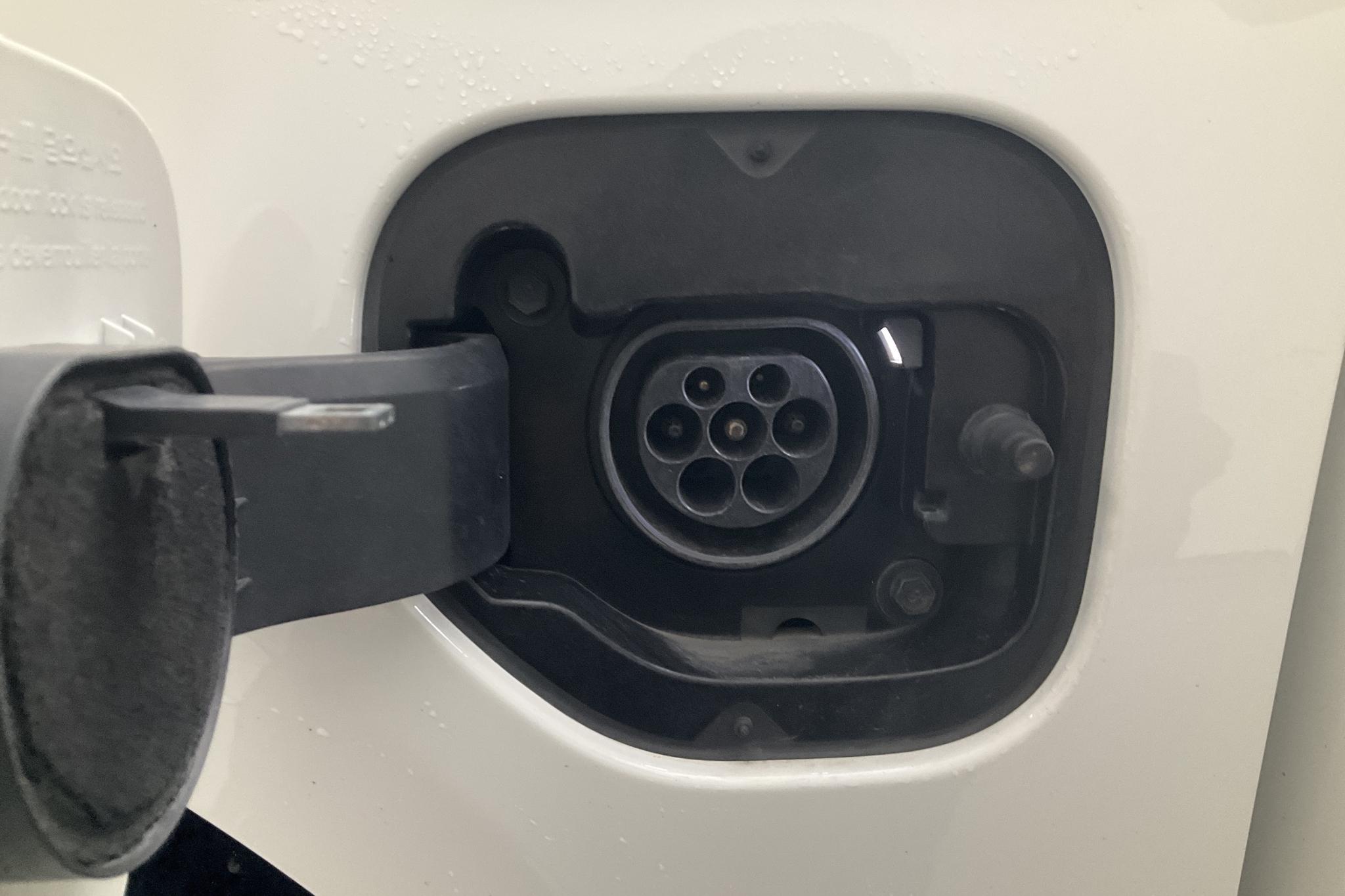 KIA Optima 2.0 GDi Plug-in Hybrid SW (205hk) - 146 340 km - Automatic - white - 2019