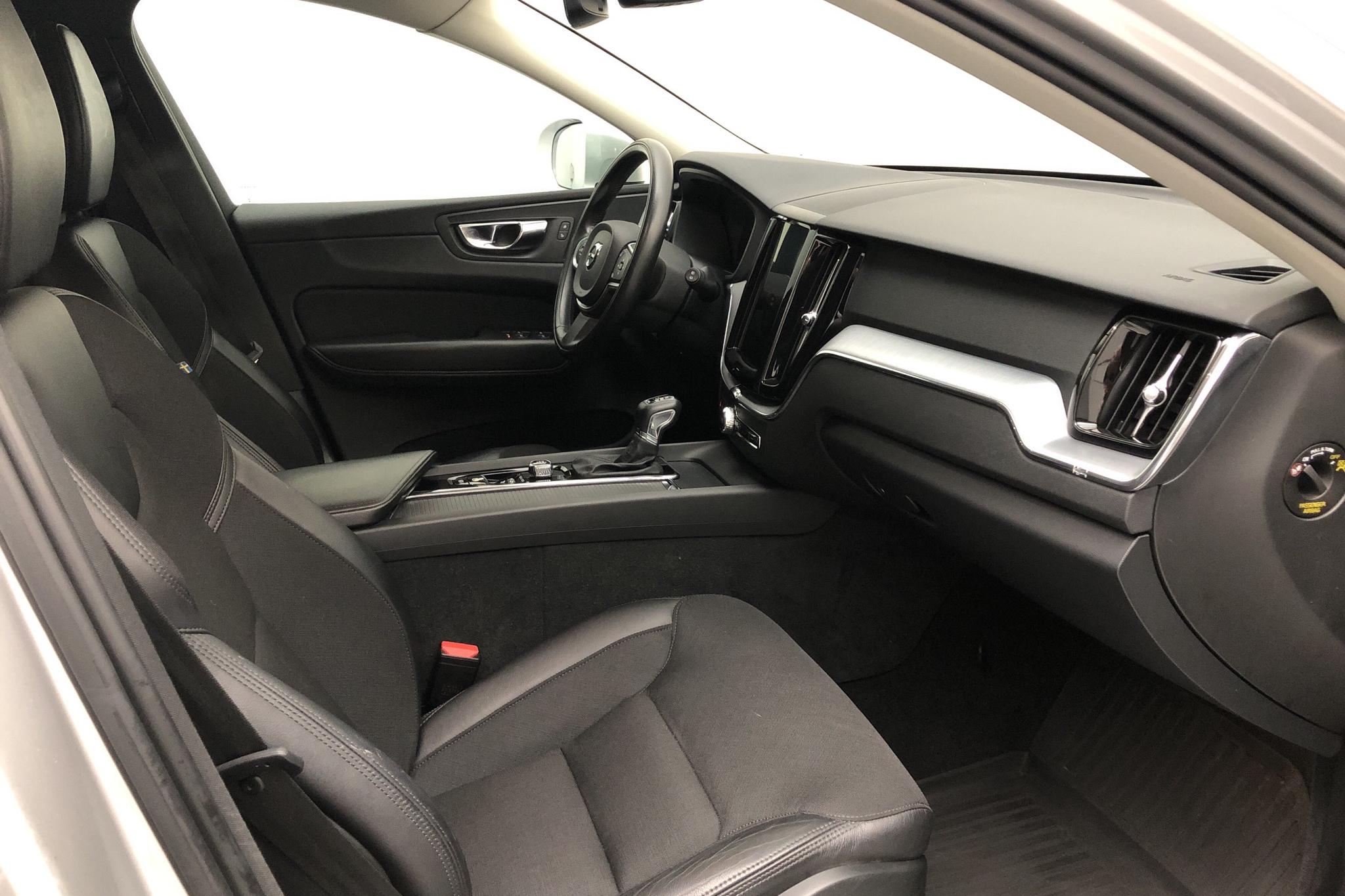 Volvo XC60 D4 AWD (190hk) - 70 030 km - Automatic - silver - 2019