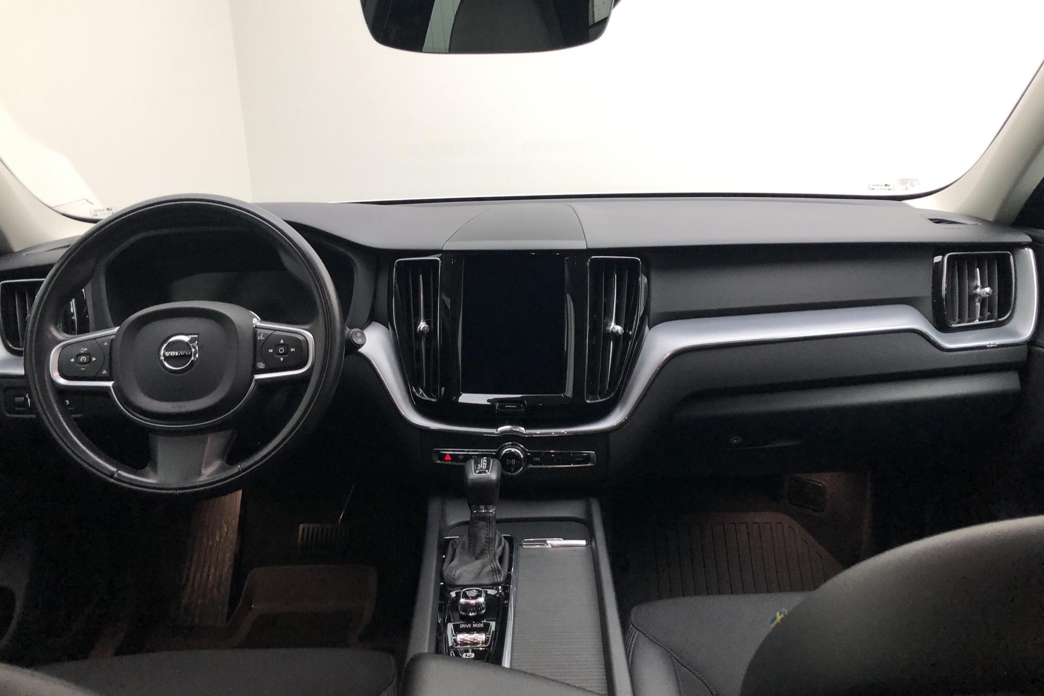 Volvo XC60 D4 AWD (190hk) - 7 003 mil - Automat - silver - 2019