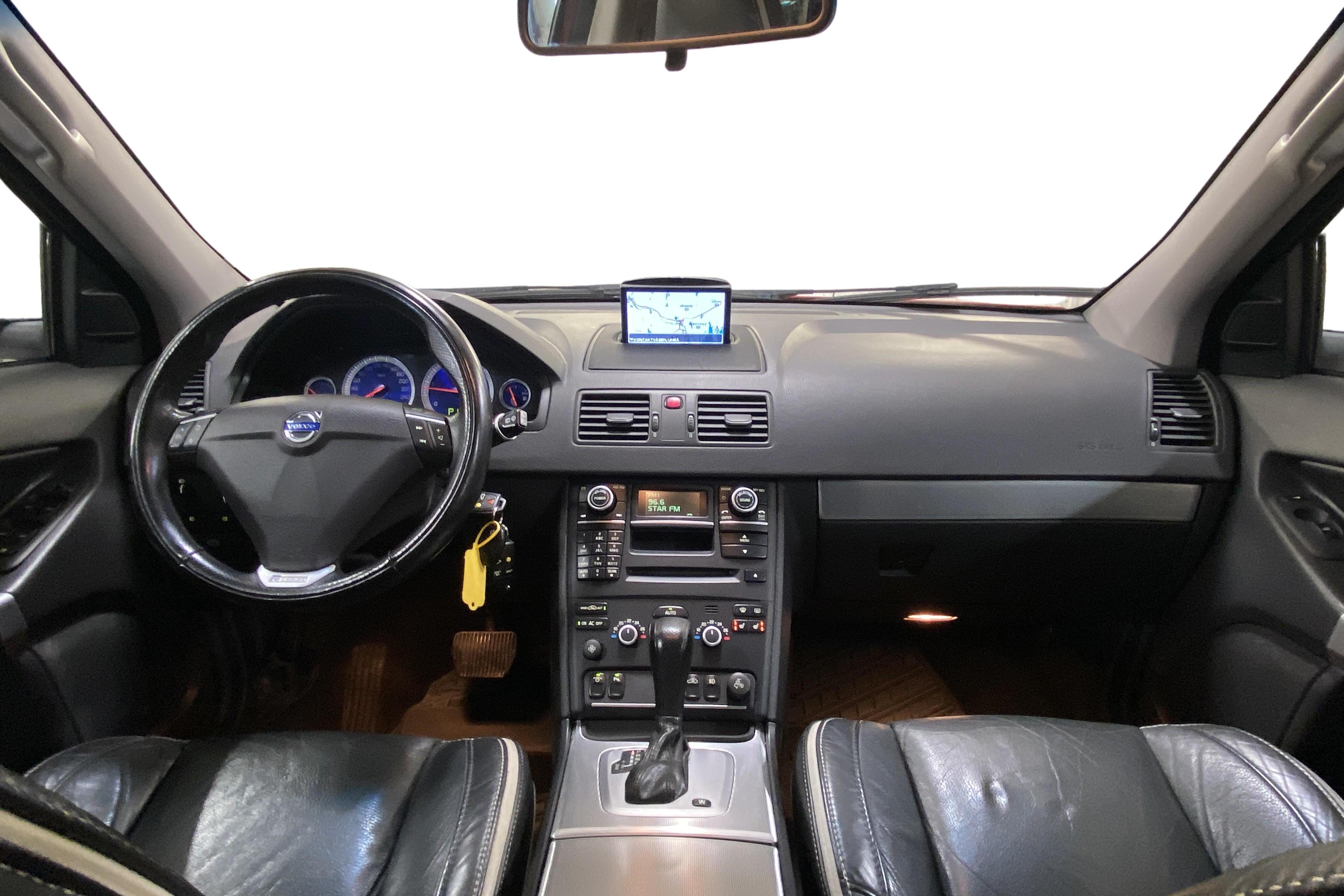 Volvo XC90 D5 AWD (200hk) - 21 136 mil - Automat - röd - 2011