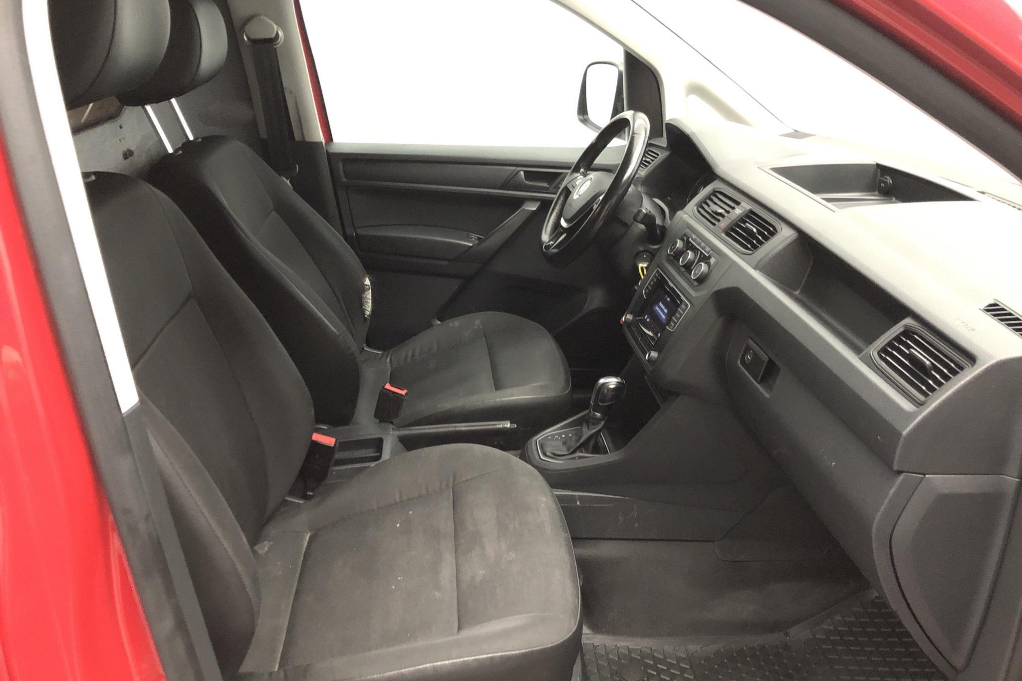 VW Caddy 2.0 TDI Skåp (102hk) - 20 014 mil - Automat - röd - 2016
