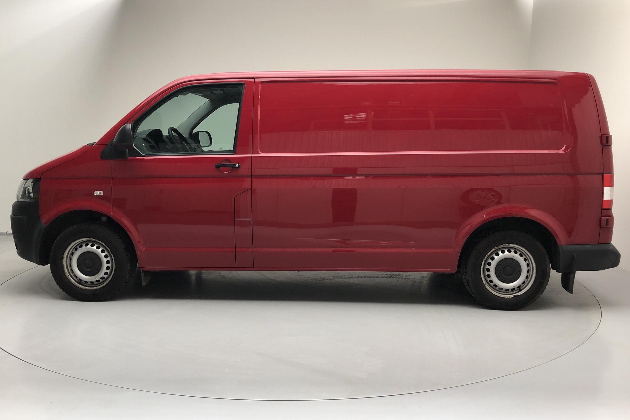 VW Transporter T5 2.0 TDI (102hk) - 147 500 km - Manual - red - 2015