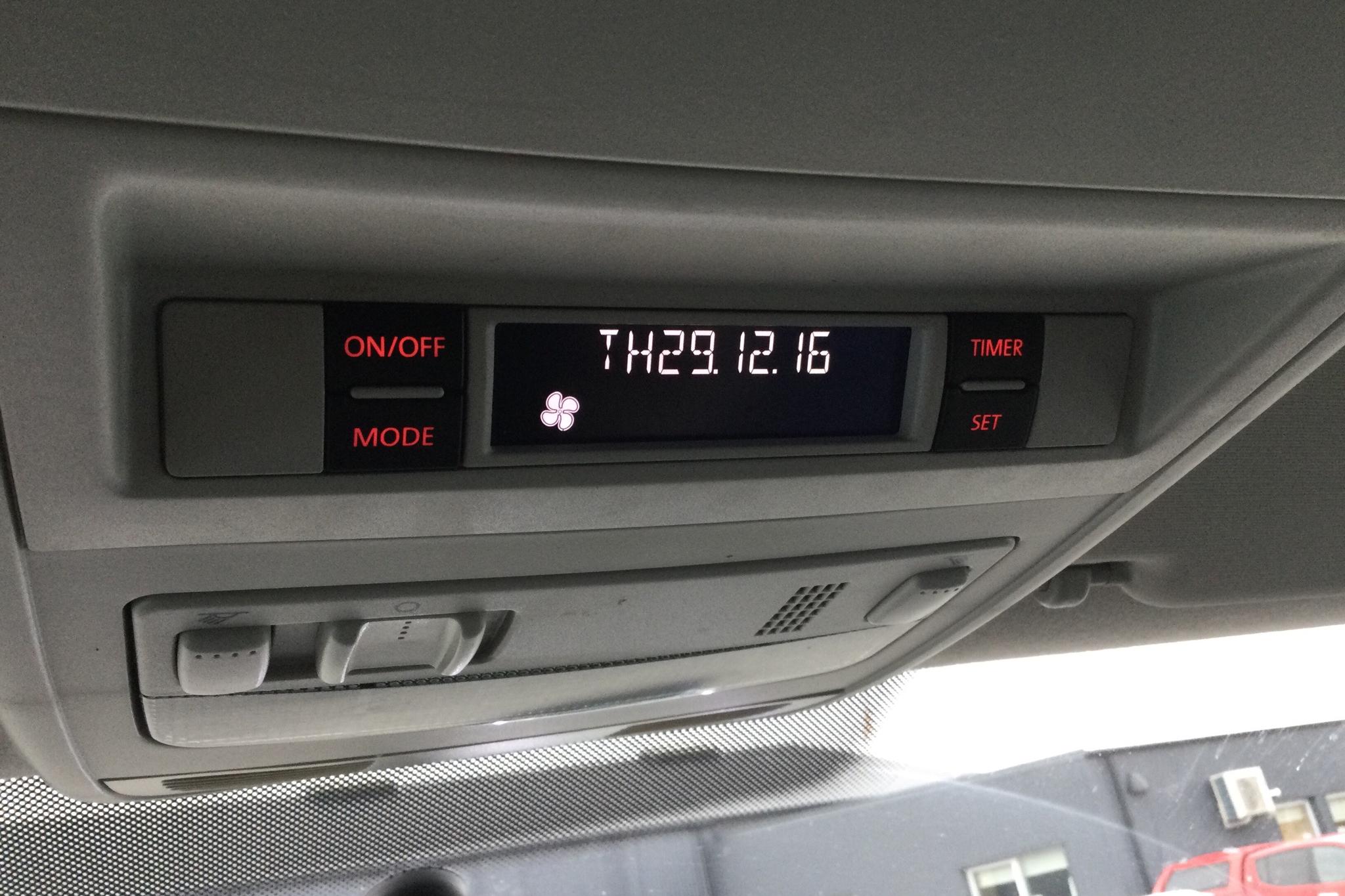 VW Transporter T5 2.0 TDI (102hk) - 14 750 mil - Manuell - röd - 2015
