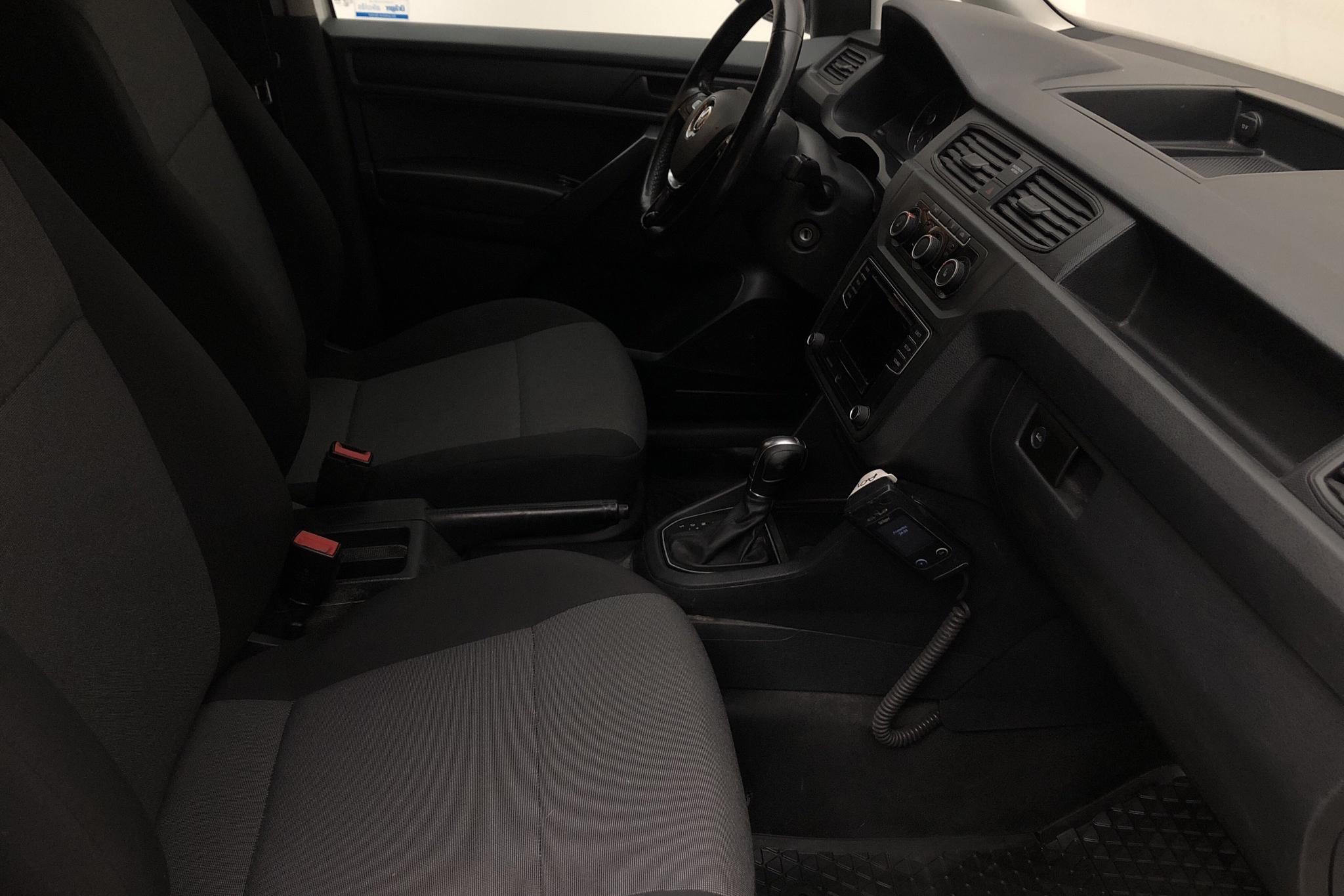 VW Caddy 2.0 TDI Skåp (102hk) - 15 416 mil - Automat - vit - 2016