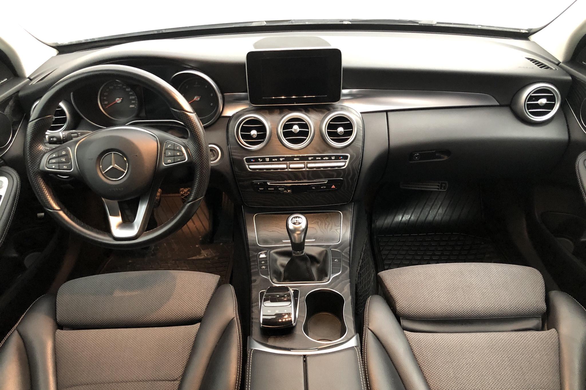 Mercedes C 220 d Kombi S205 (170hk) - 9 393 mil - Manuell - vit - 2015