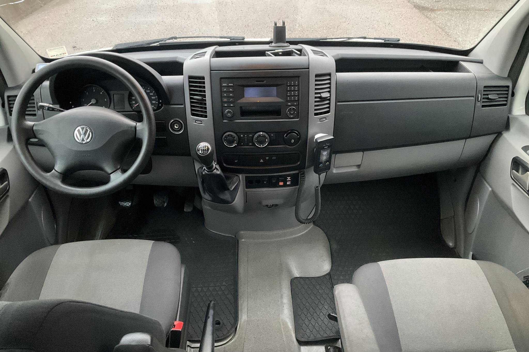 VW Crafter 35 2.0 TDI Flak (163hk) - 15 588 mil - Manuell - vit - 2016