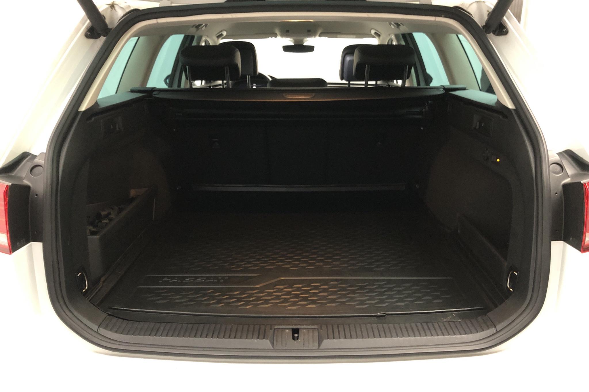 VW Passat Alltrack 2.0 TDI Sportscombi 4MOTION (190hk) - 32 140 km - Automatic - white - 2018