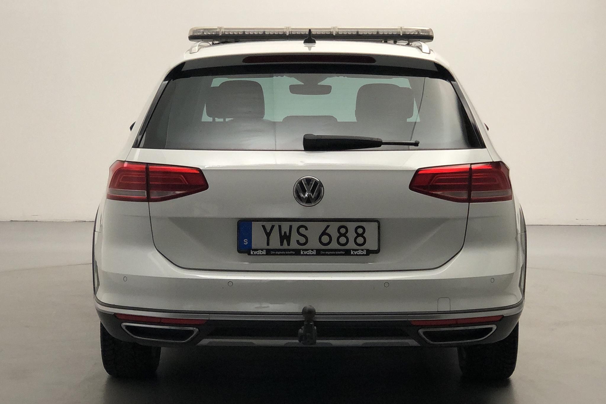 VW Passat Alltrack 2.0 TDI Sportscombi 4MOTION (190hk) - 3 214 mil - Automat - vit - 2018