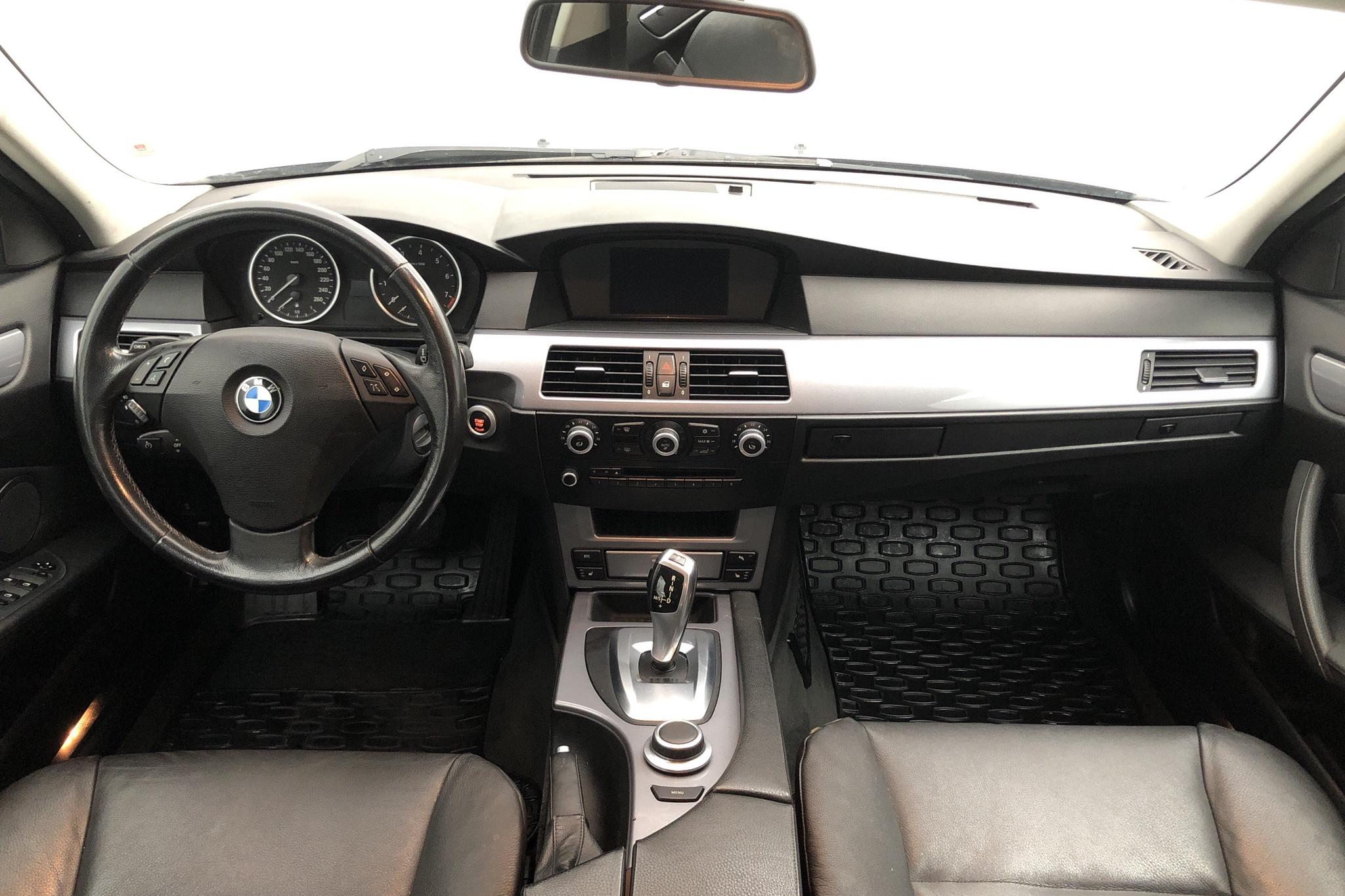 BMW 530i Touring, E61 (272hk) - 199 230 km - Automatic - gray - 2007
