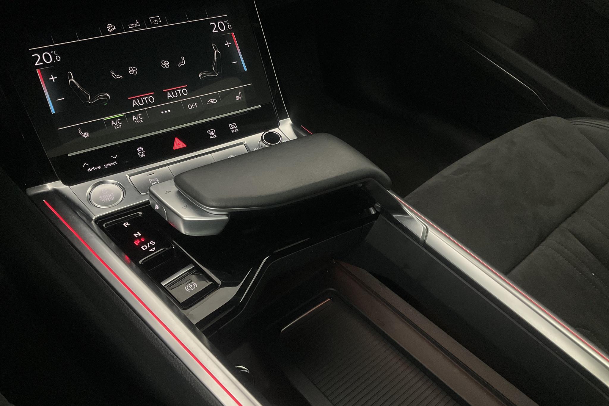 Audi e-tron 50 quattro 71 kWh (288hk) - 4 740 mil - Automat - svart - 2020