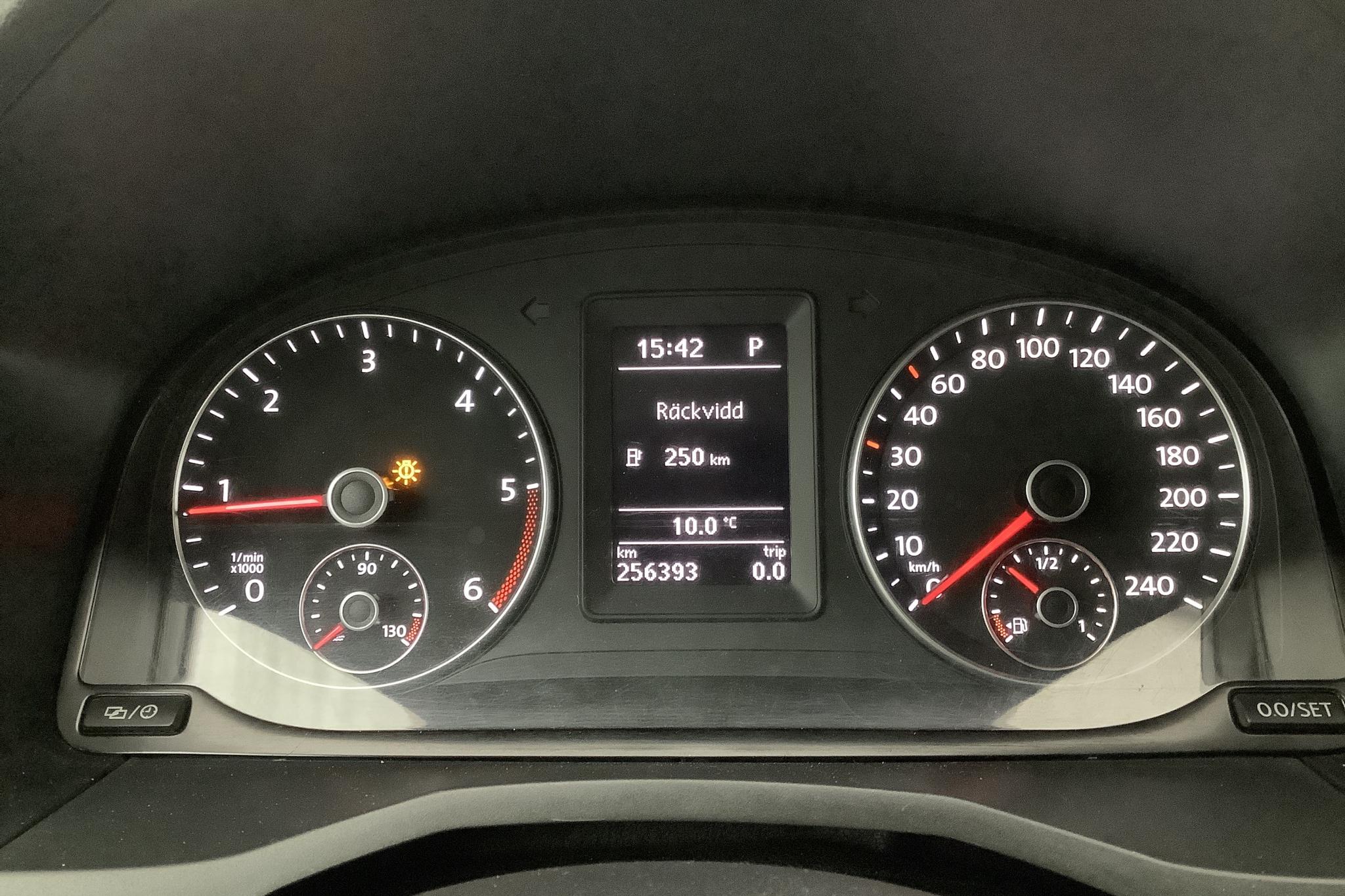 VW Caddy 2.0 TDI Maxi Skåp (102hk) - 25 640 mil - Automat - vit - 2016