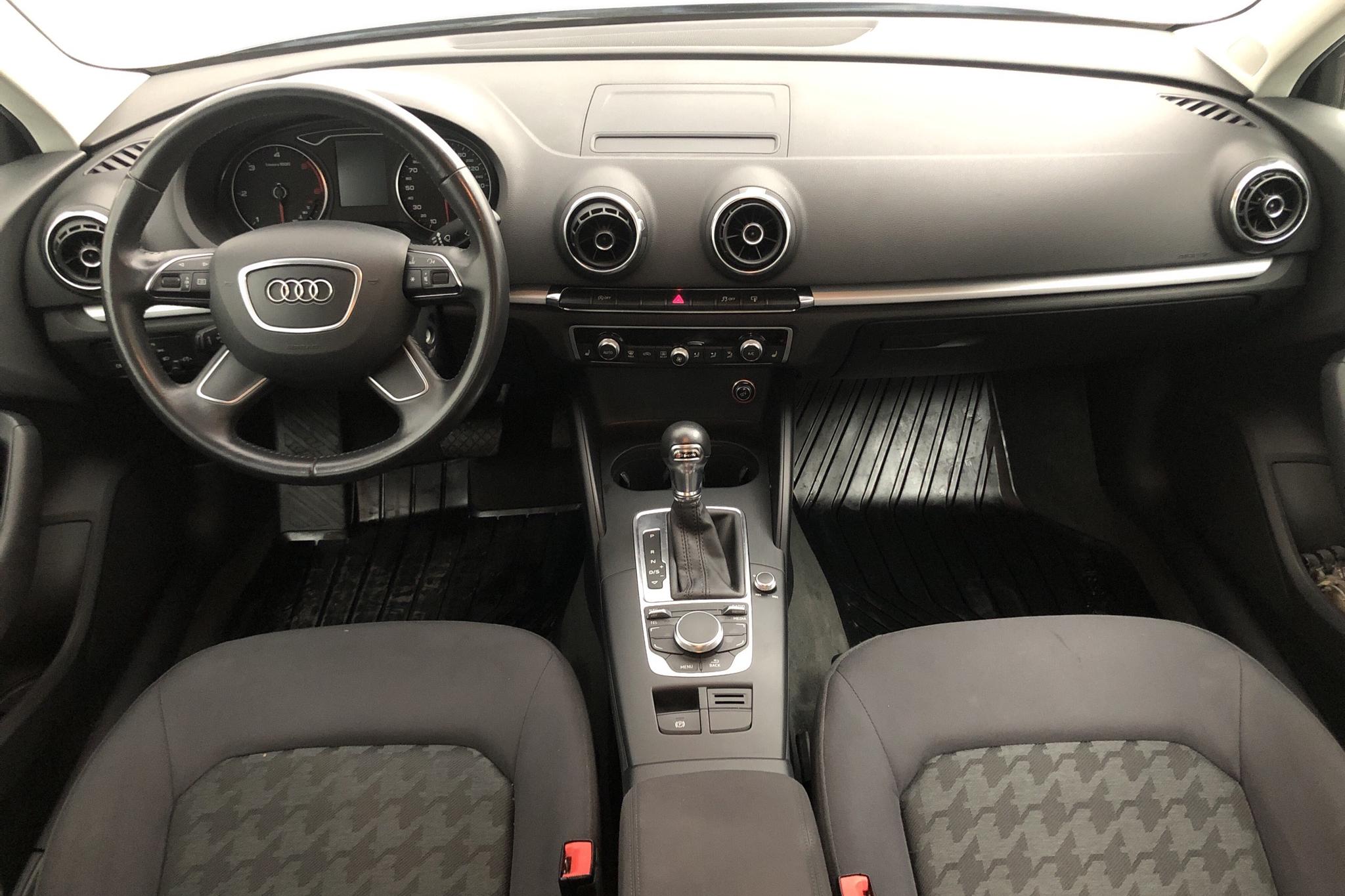 Audi A3 1.6 TDI Sportback (105hk) - 220 120 km - Automatic - black - 2014