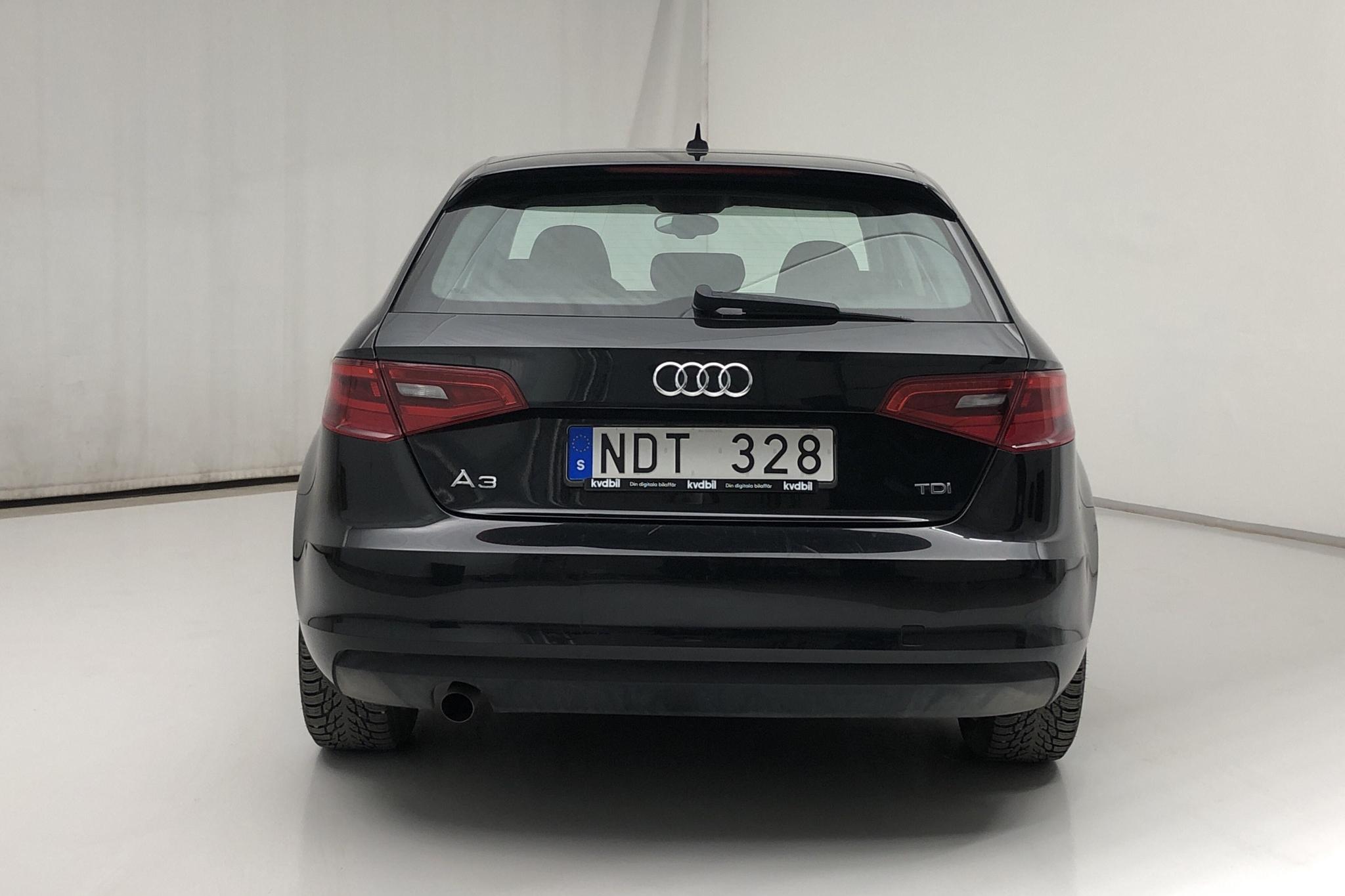 Audi A3 1.6 TDI Sportback (105hk) - 22 012 mil - Automat - svart - 2014