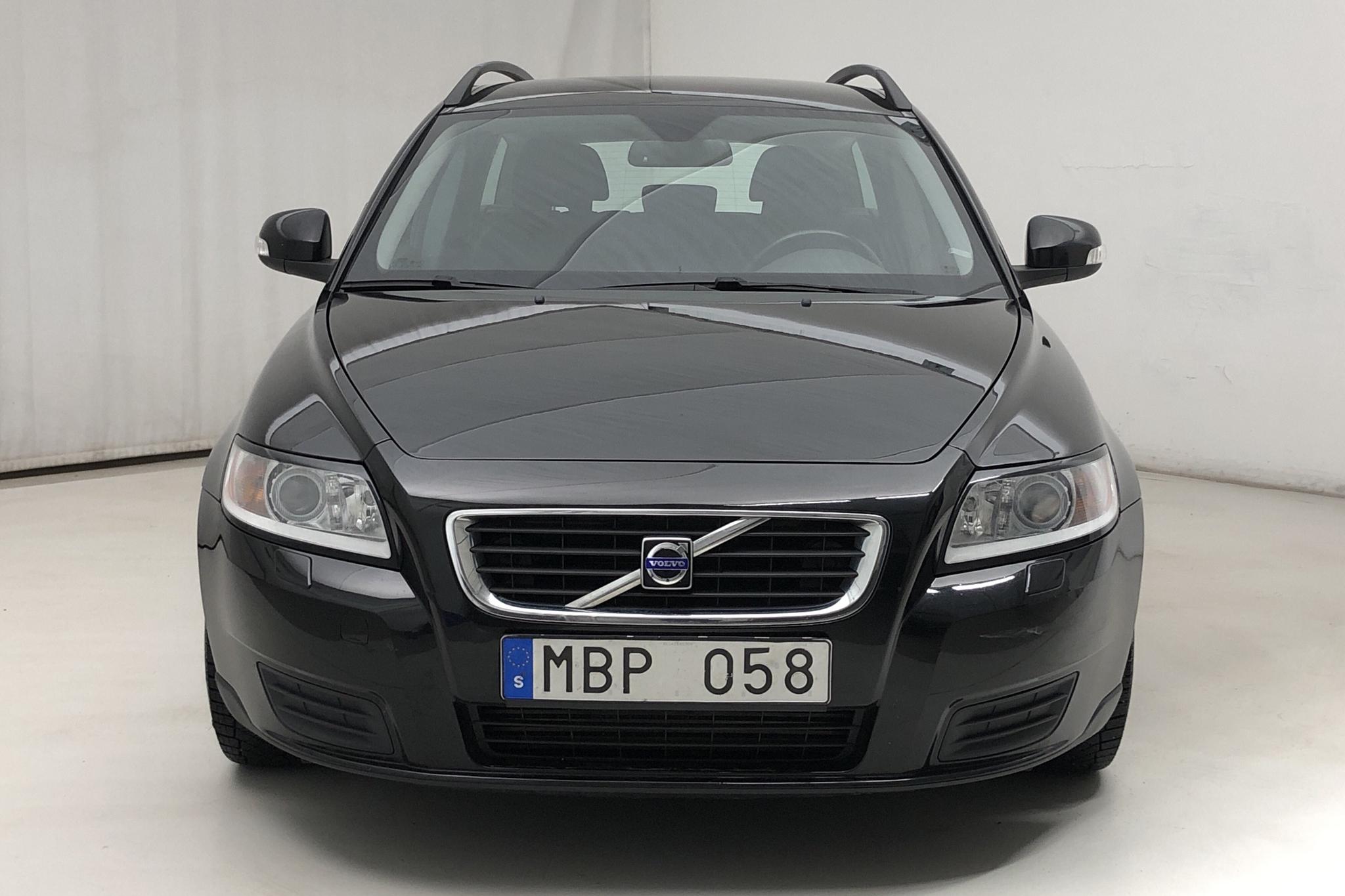 Volvo V50 1.6D DRIVe (109hk) - 155 000 km - Manual - black - 2010