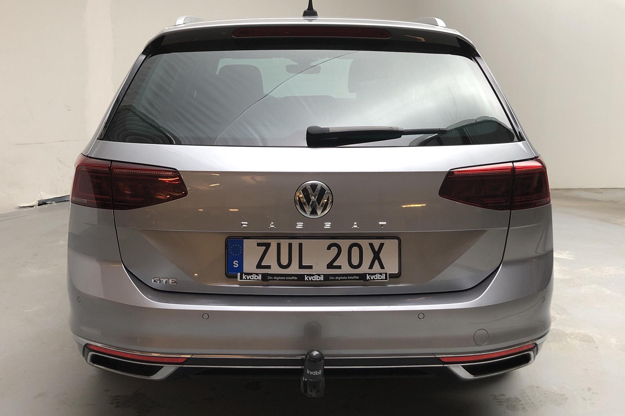VW Passat 1.4 GTE Sportscombi (218hk) - 6 371 mil - Automat - silver - 2020