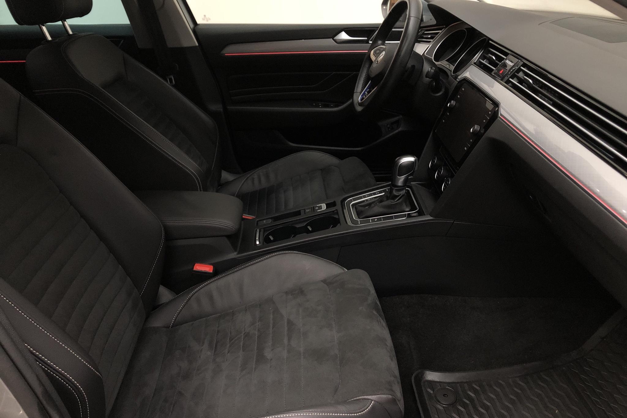 VW Passat 1.4 GTE Sportscombi (218hk) - 6 371 mil - Automat - silver - 2020